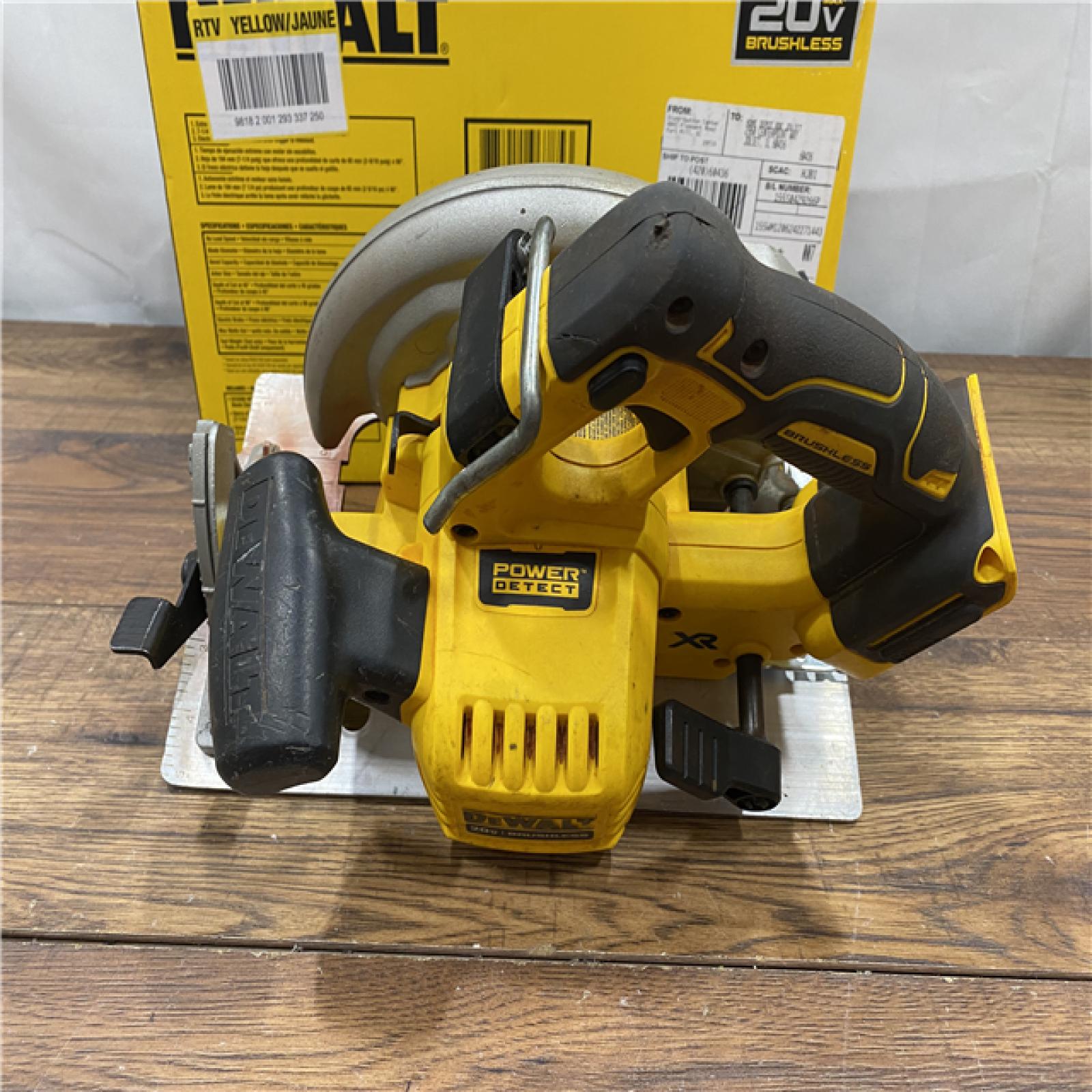 AS IS DEWALT 20-Volt MAX 7-1/4 in. Cordless Circular Saw (Tool Only)