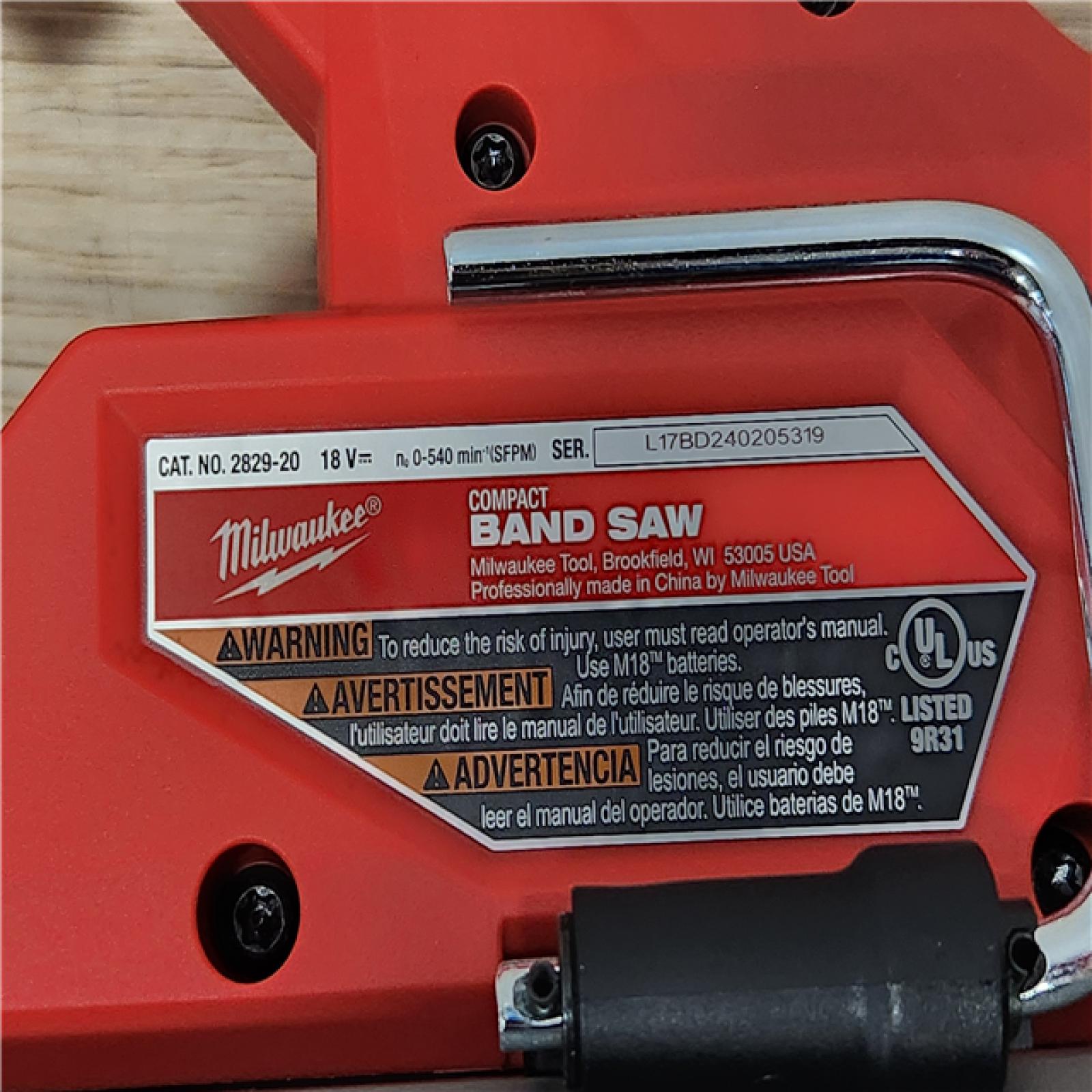 Phoenix Location Milwaukee M18 FUEL 18V Lithium-Ion Brushless Cordless Compact Bandsaw (Tool-Only