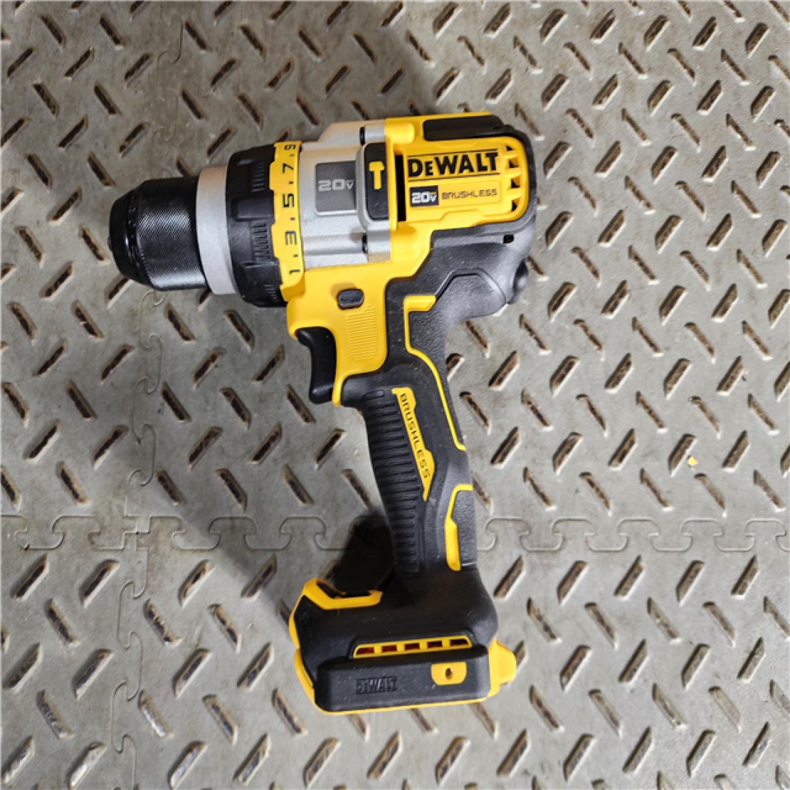 HOUSTON LOCATION - AS-IS (APPEARS LIKE NEW) Dewalt FLEXVOLT 20 Volt 1/2 in. Brushless Cordless Hammer Drill/Driver Kit (Battery & Charger)