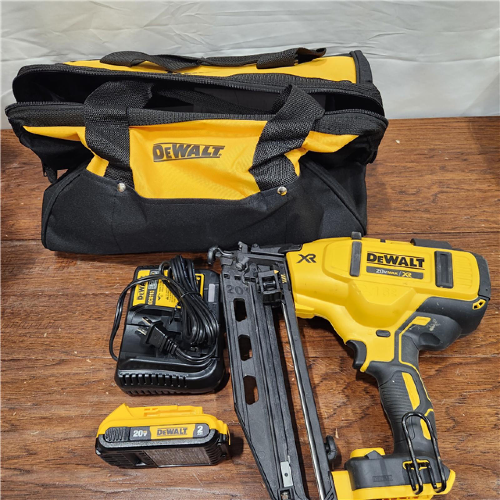 AS-IS DeWalt DCN660D1 20V 16 Gauge Cordless Angled Finish Nailer Kit W/ 2Ah Battery