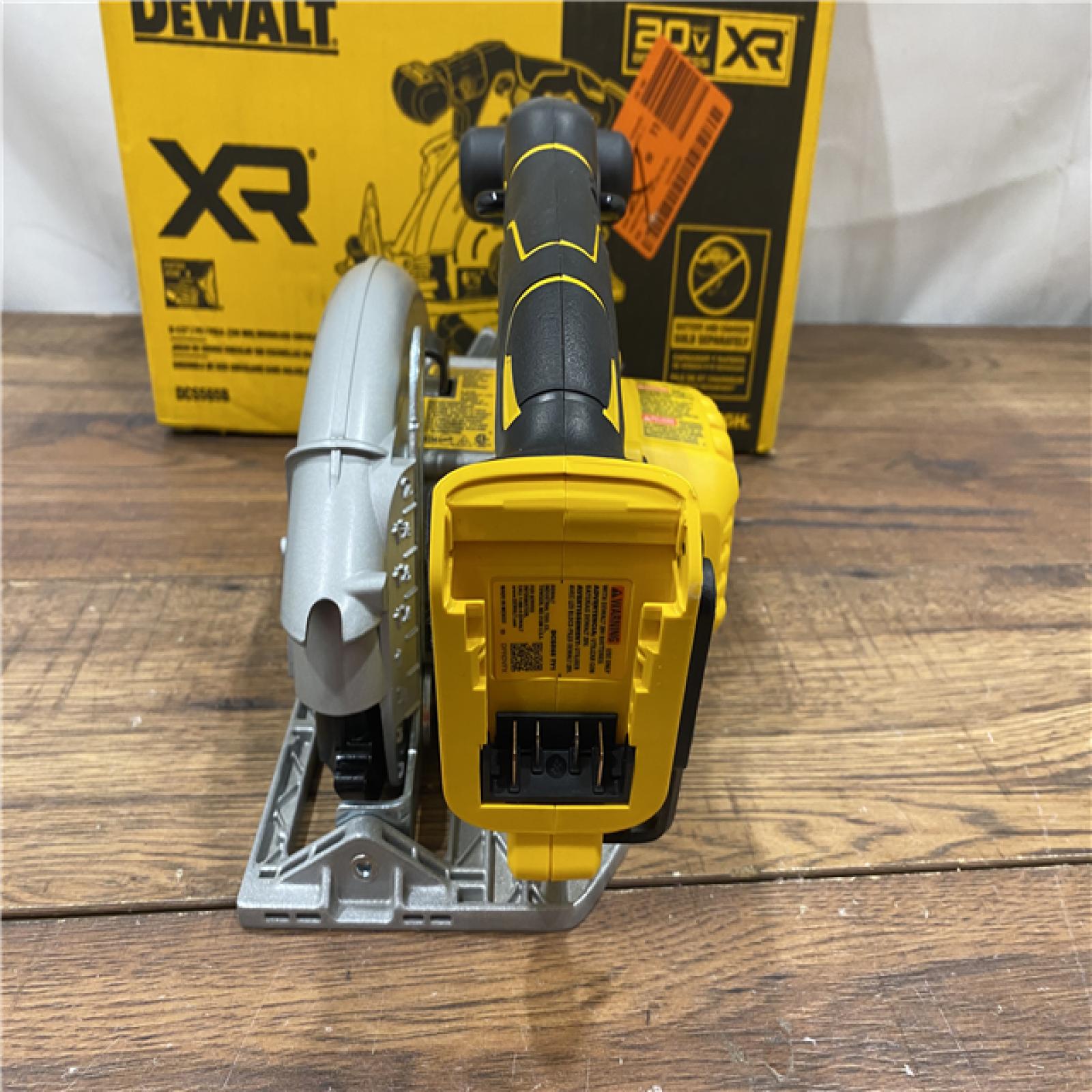 AS IS DeWALT DCS565B 20V Max Brushless 6.5   Cordless Circular Saw