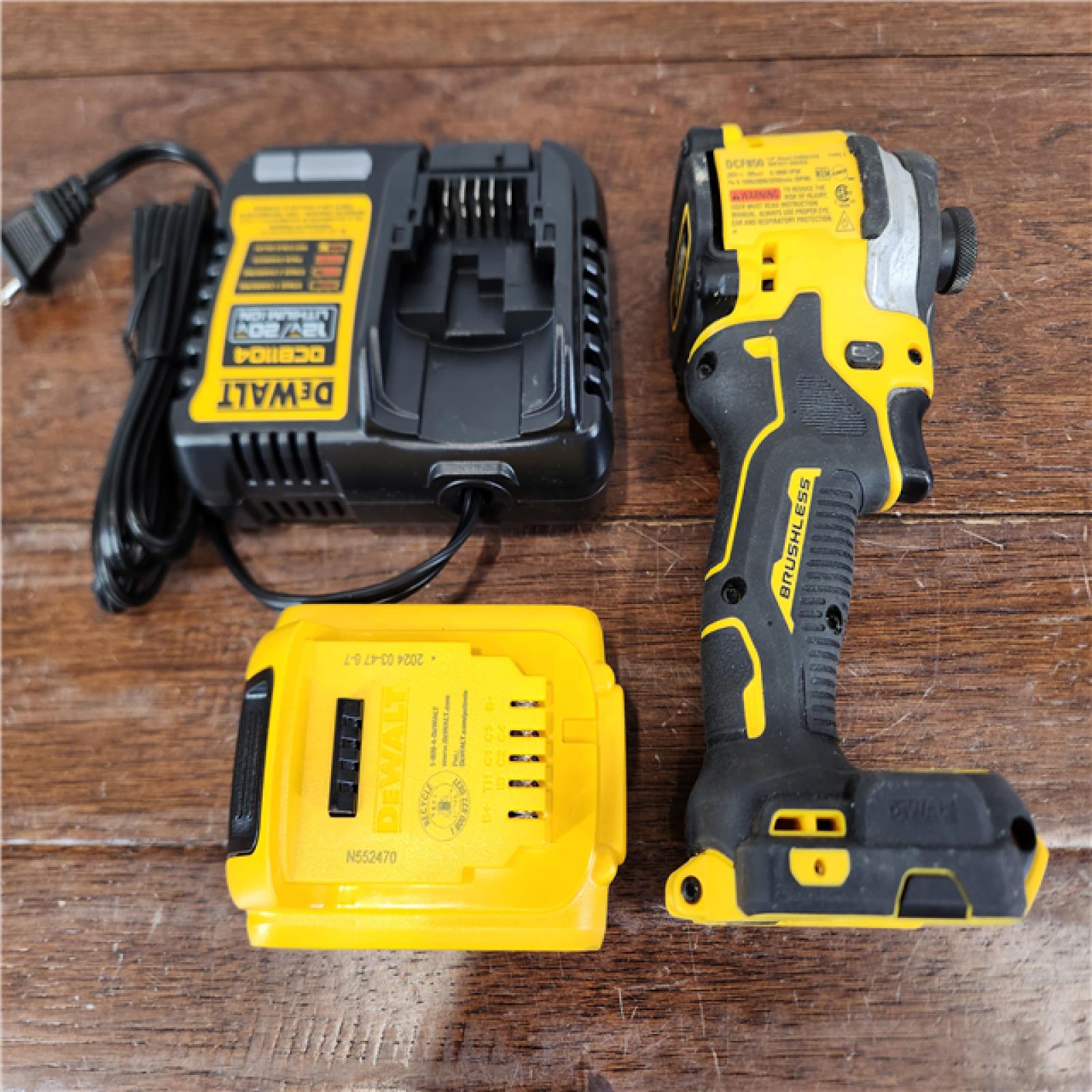 AS-IS DeWalt 20V MAX ATOMIC 1/4 in. Cordless Brushless 3-Speed Impact Driver Kit