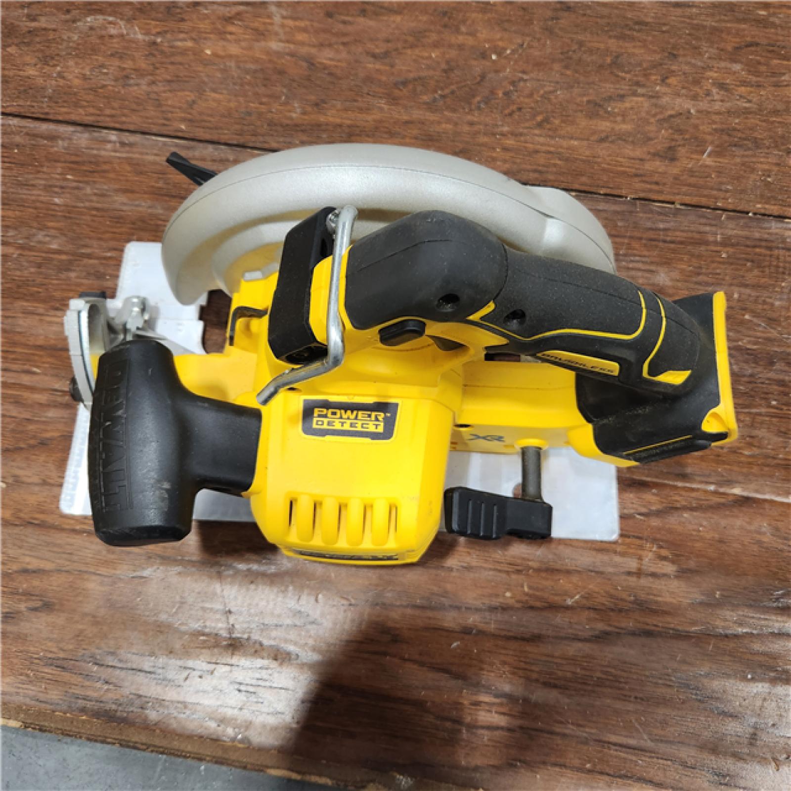 AS-IS DeWALT Flexvolt Max 7-1/4  60V Brushless Circular Saw DCS578B (ONLY TOOL)