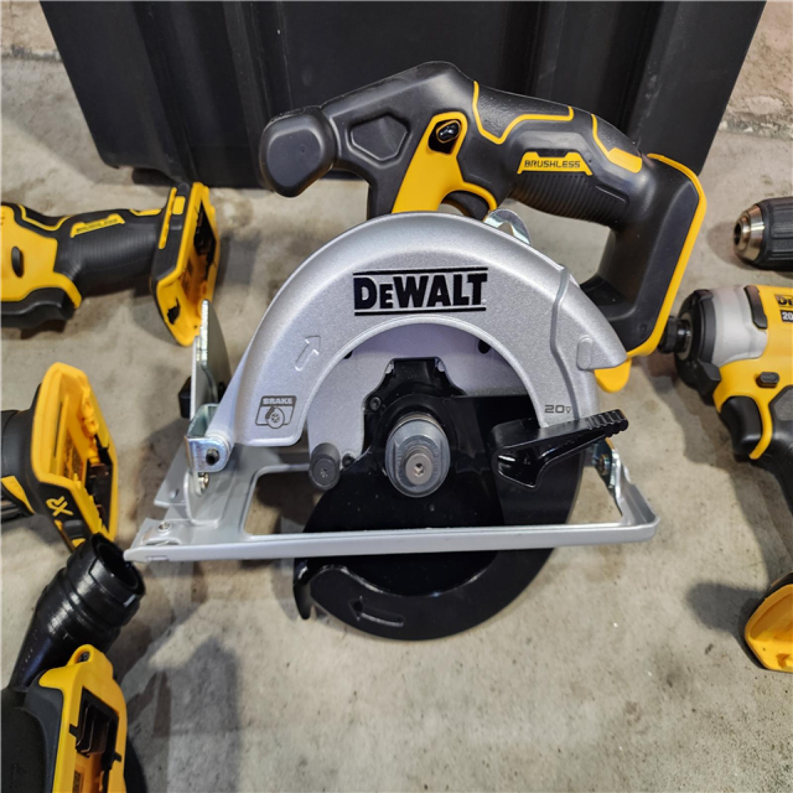 HOUSTON LOCATION - AS-IS (APPEARS LIKE NEW) Dewalt 20-Volt MAX ToughSystem Lithium-Ion 6-Tool Cordless Combo Kit