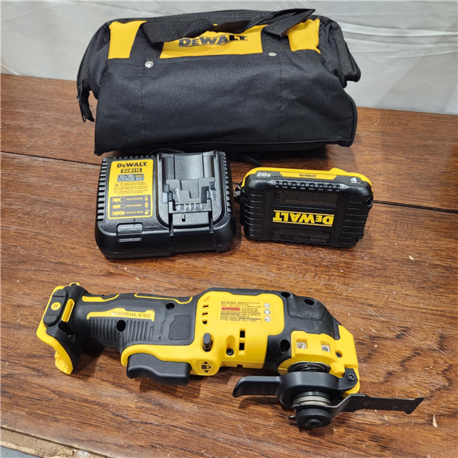 AS-IS DEWALT ATOMIC 20V MAX Lithium-Ion Cordless Oscillating Tool Kit with 4.0Ah Battery, Charger and Kit Bag