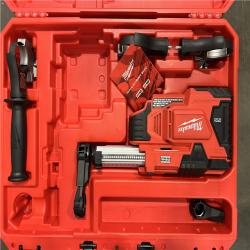 NEW! - Milwaukee M12 HAMMERVAC Dust Extractor Kit