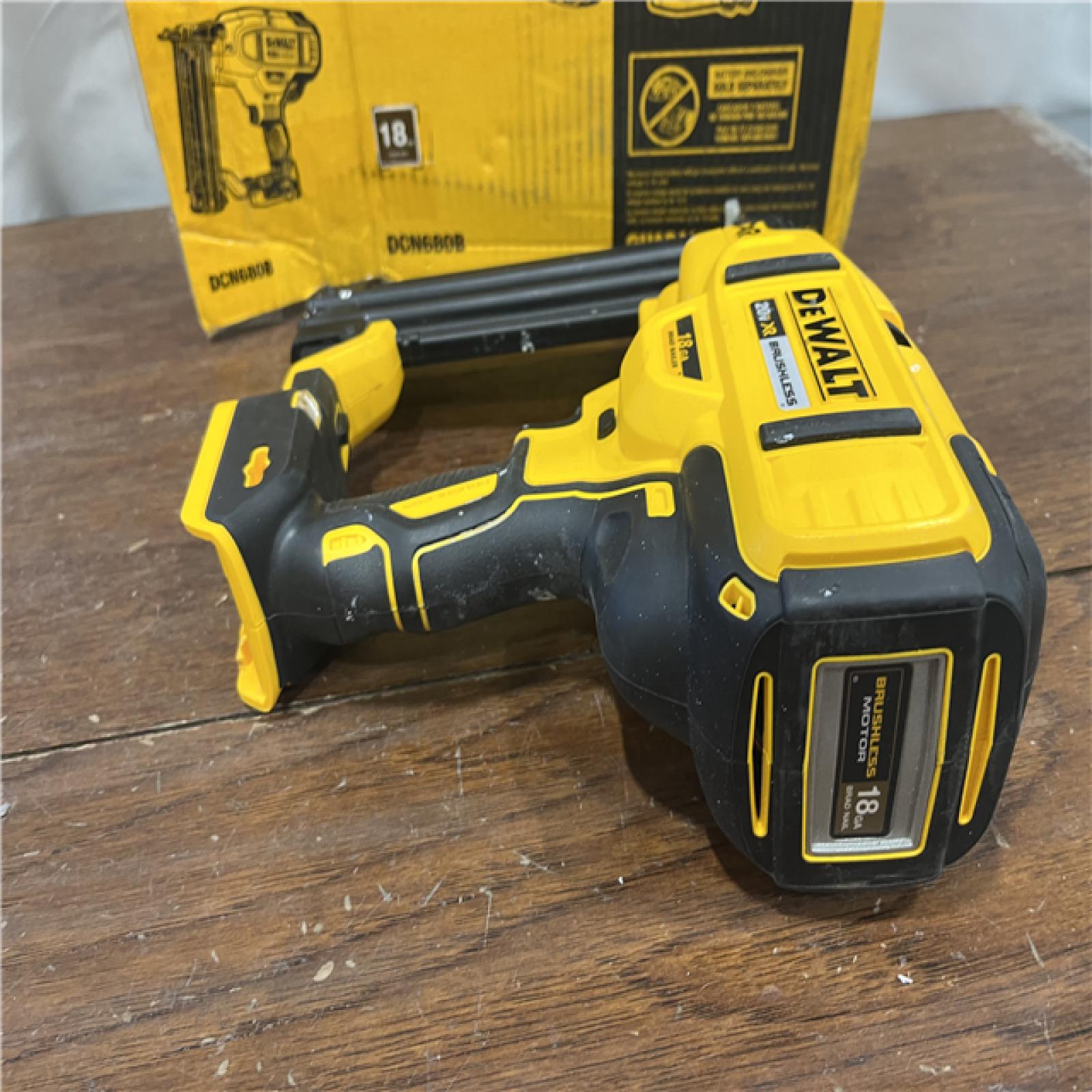 AS-ISDeWalt 20V MAX XR Lithium-Ion Electric Cordless 18-Gauge Brad Nailer (Tool Only)