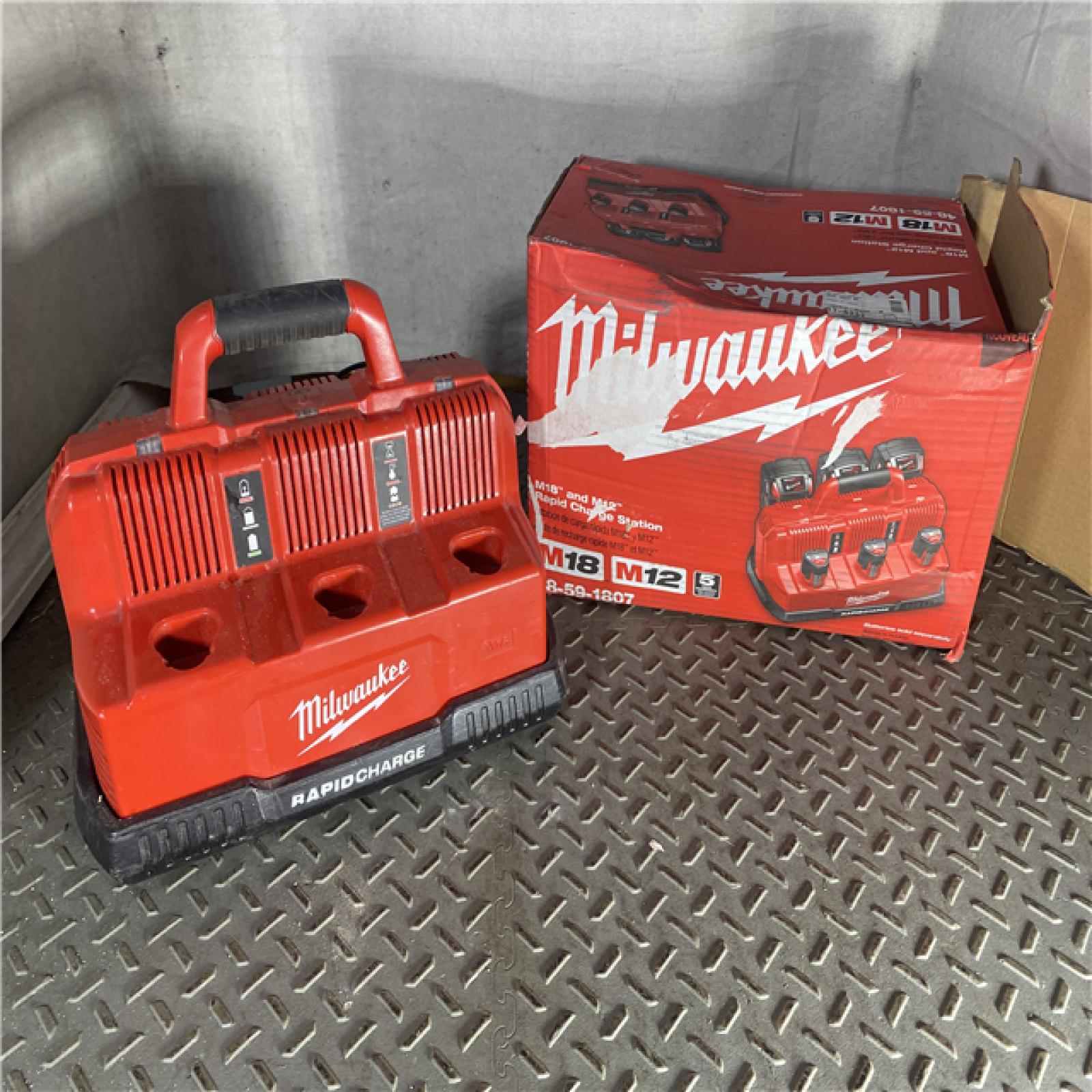 HOUSTON LOCATION - AS-IS Milwaukee M18 & M12 Rapid Charge Station