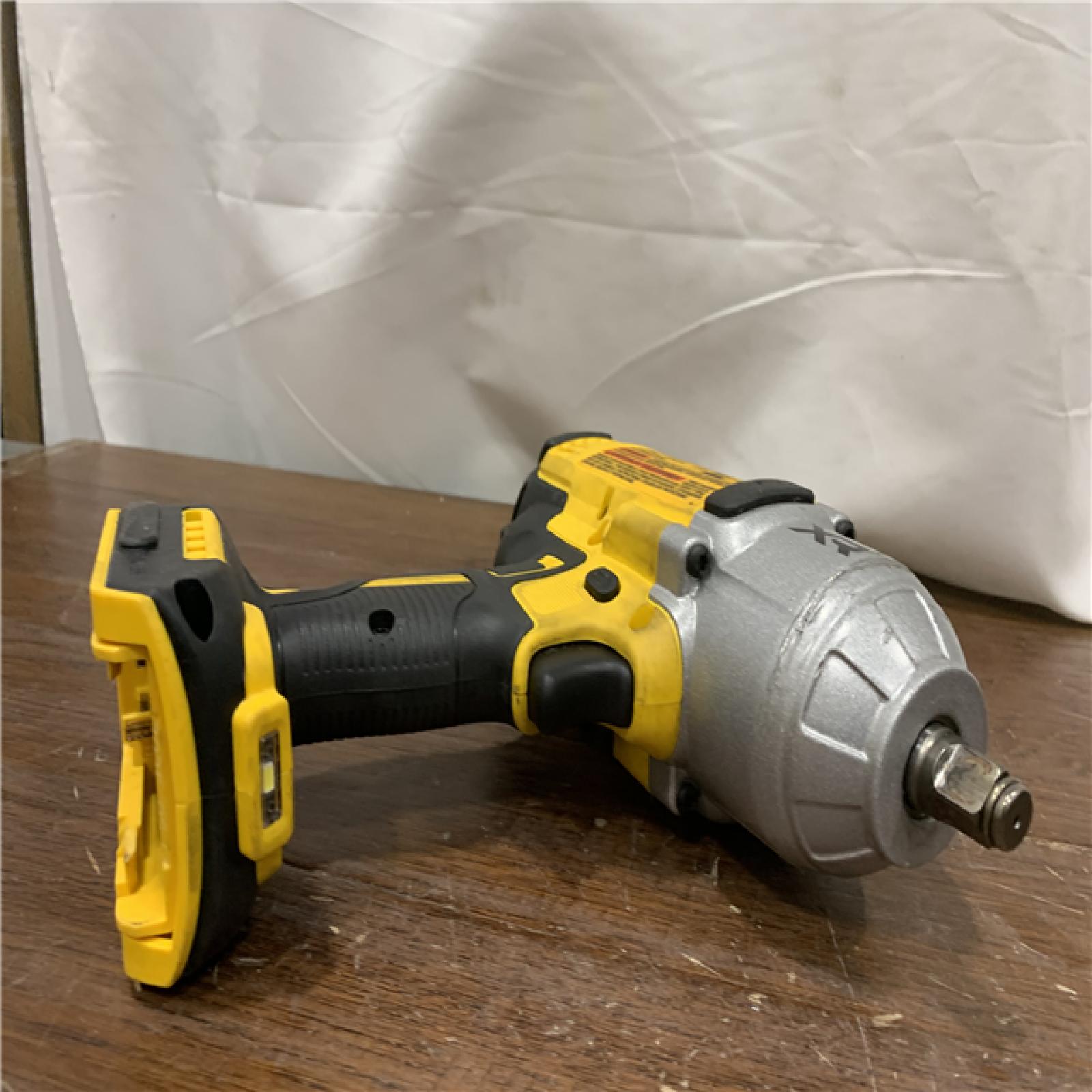 AS-ISDEWALT 20V MAX* XR 1/2  High Torque Impact Wrench with Hog Ring Anvil