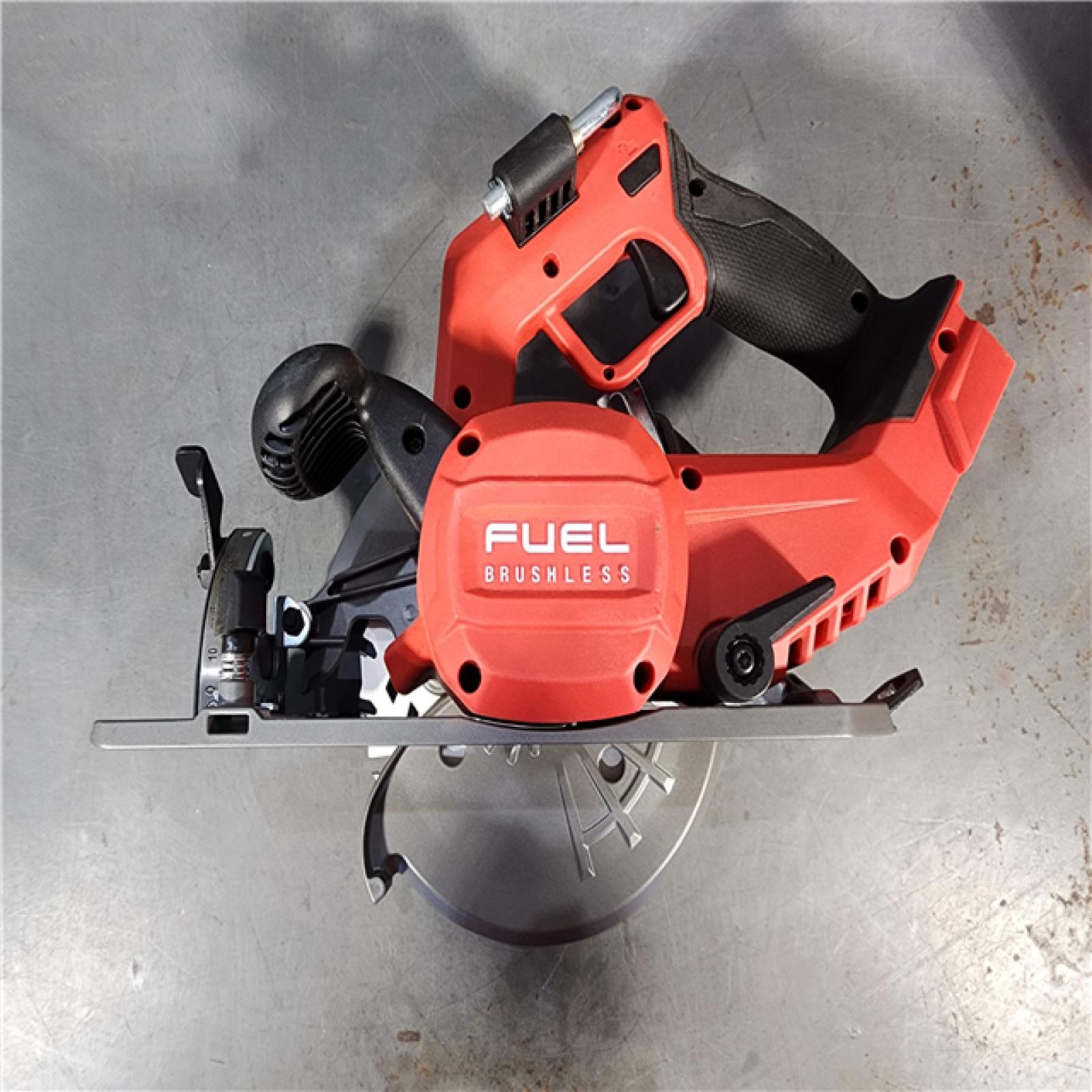 HOUSTON LOCATION - AS-IS Milwaukee M18 FUEL 18V Lithium-Ion Brushless Cordless 7-1/4 in. Circular Saw (Tool-Only)