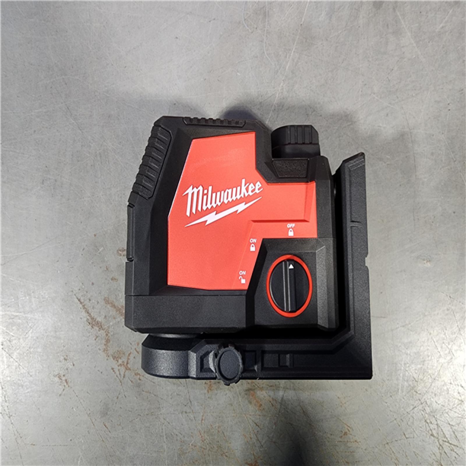 HOUSTON LOCATION - AS-IS (APPEARS LIKE NEW) MILWAUKEE 100 Ft. REDLITHIUM Lithium-Ion USB Green Rechargeable Cross Line Laser Level with Charger