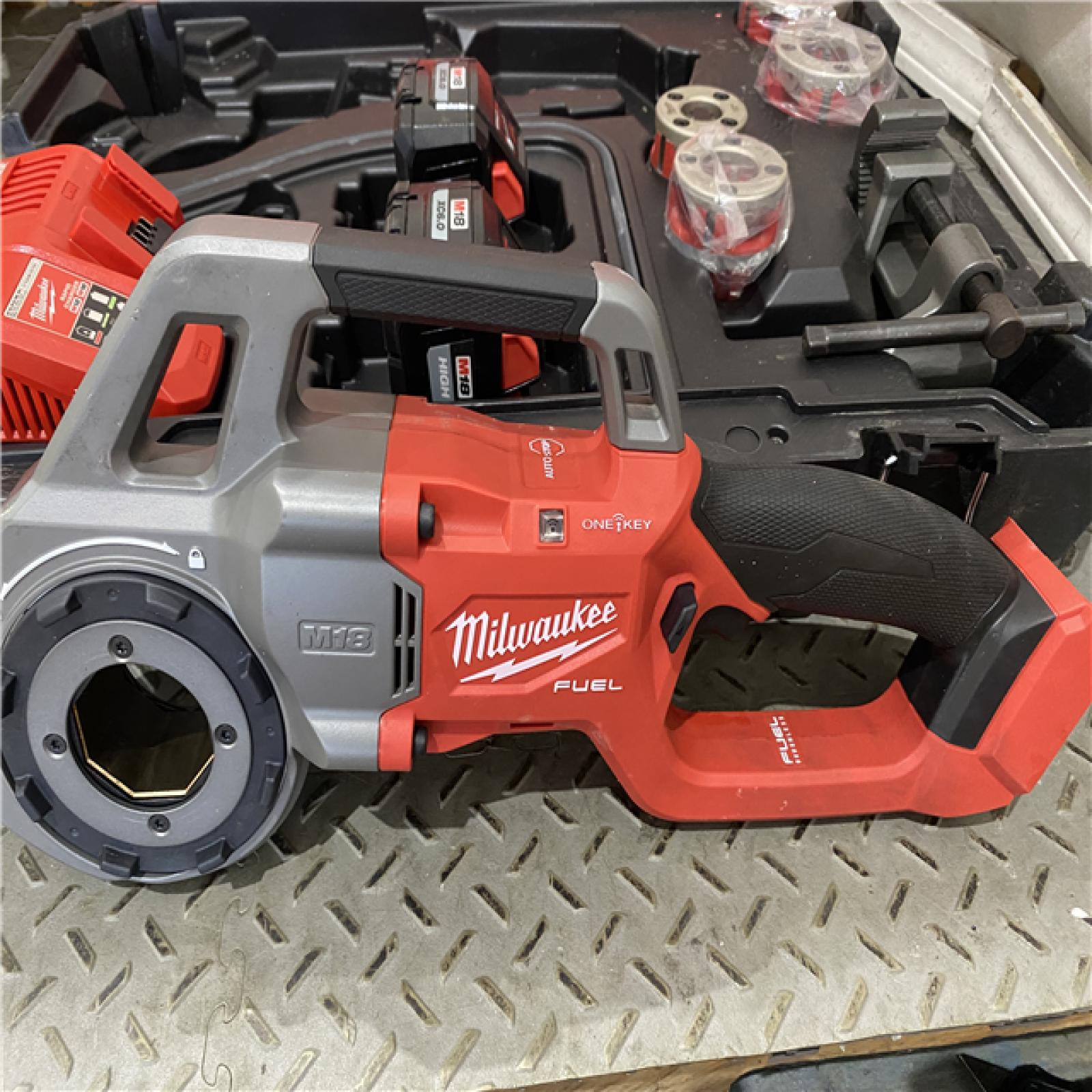 Houston location AS-IS Milwaukee 2870-22 M18 18V FUEL Cordless Compact Pipe Threader W/ ONE KEY Kit