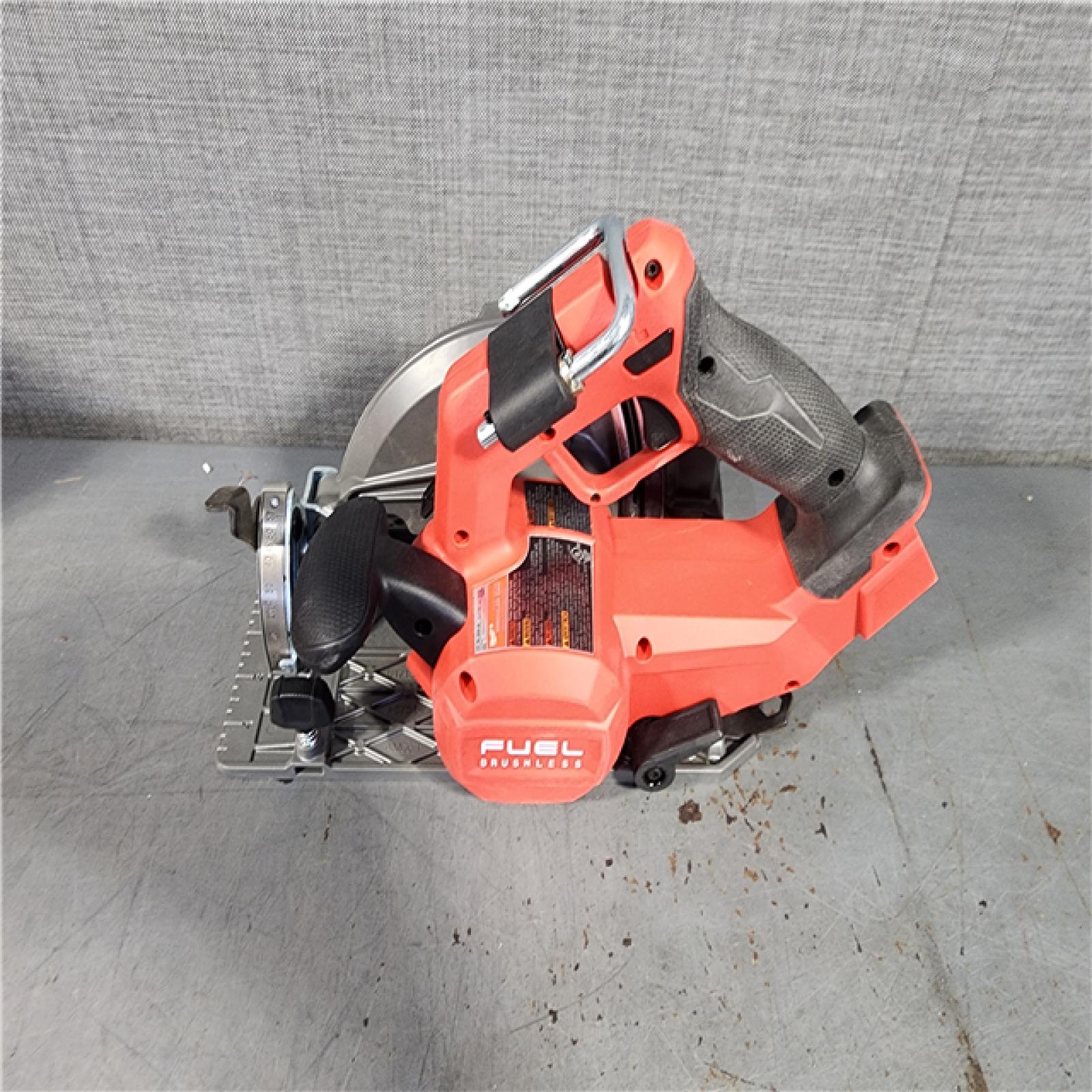 HOUSTON LOCATION - AS-IS Milwaukee M18 FUEL 18V Lithium-Ion Brushless Cordless 7-1/4 in. Circular Saw (Tool-Only)