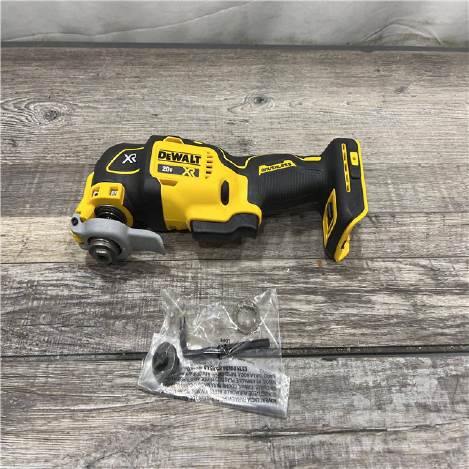 AS-IS DEWALT 20-Volt MAX XR Cordless 3-speed Brushless Oscillating Multi Tool DCS356B