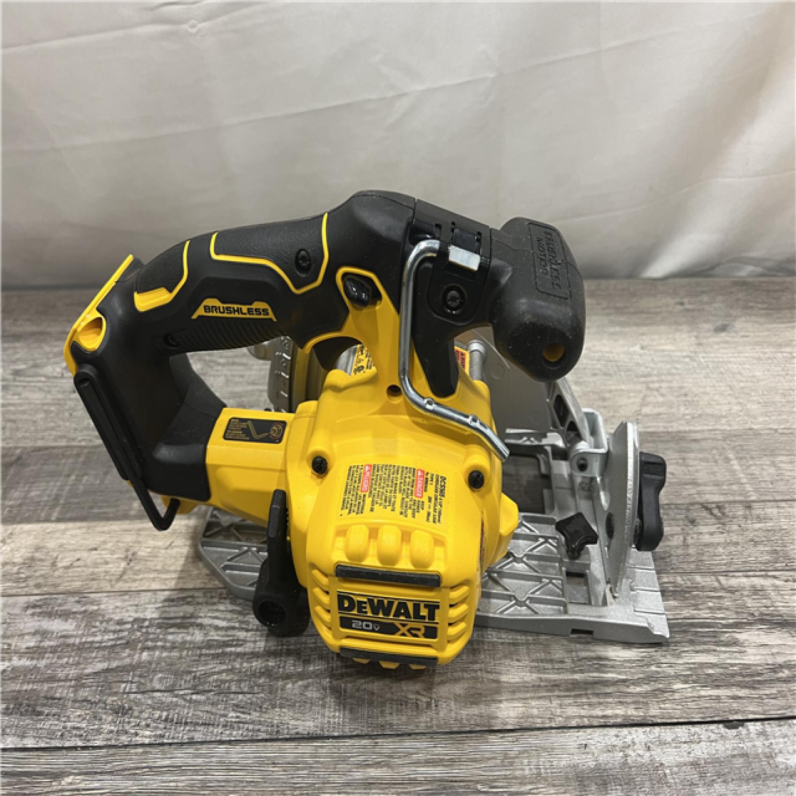 AS-IS DeWALT DCS565B 20V Max Brushless 6.5   Cordless Circular Saw