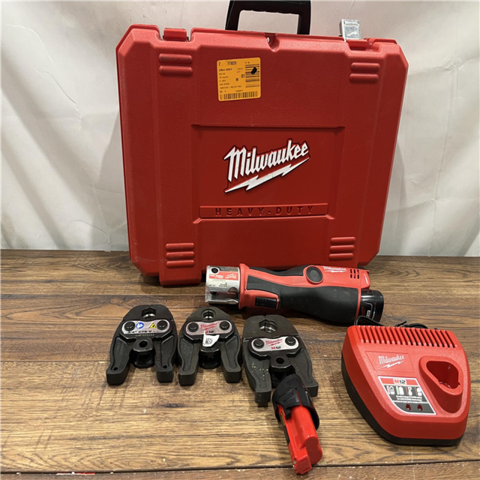 AS-IS Milwaukee M12 Force Logic Press Tool 1/2 in. to 1 in. Kit