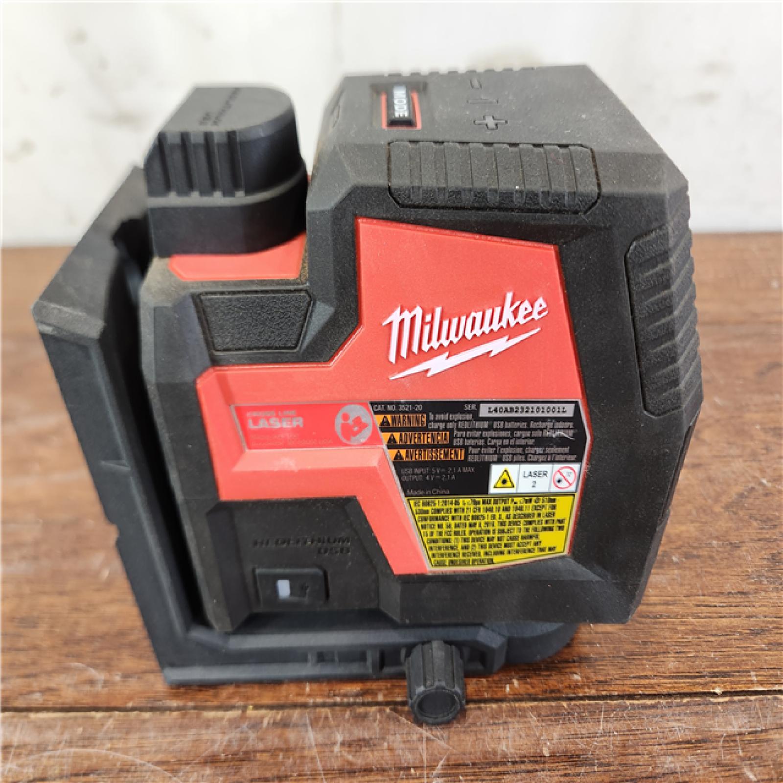 AS-IS Milwaukee 100 ft. REDLITHIUM USB Green Rechargeable Cross Line Laser Level Kit