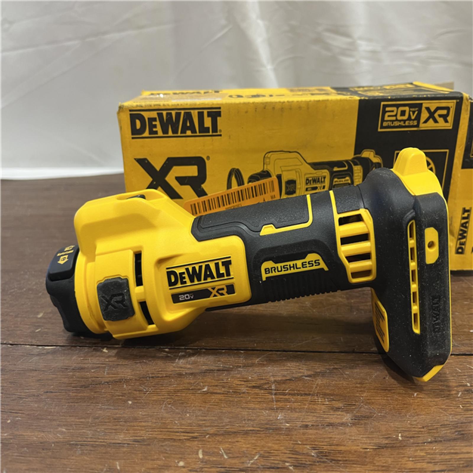 AS-ISDEWALT 20V MAX Cordless Cut Out Tool