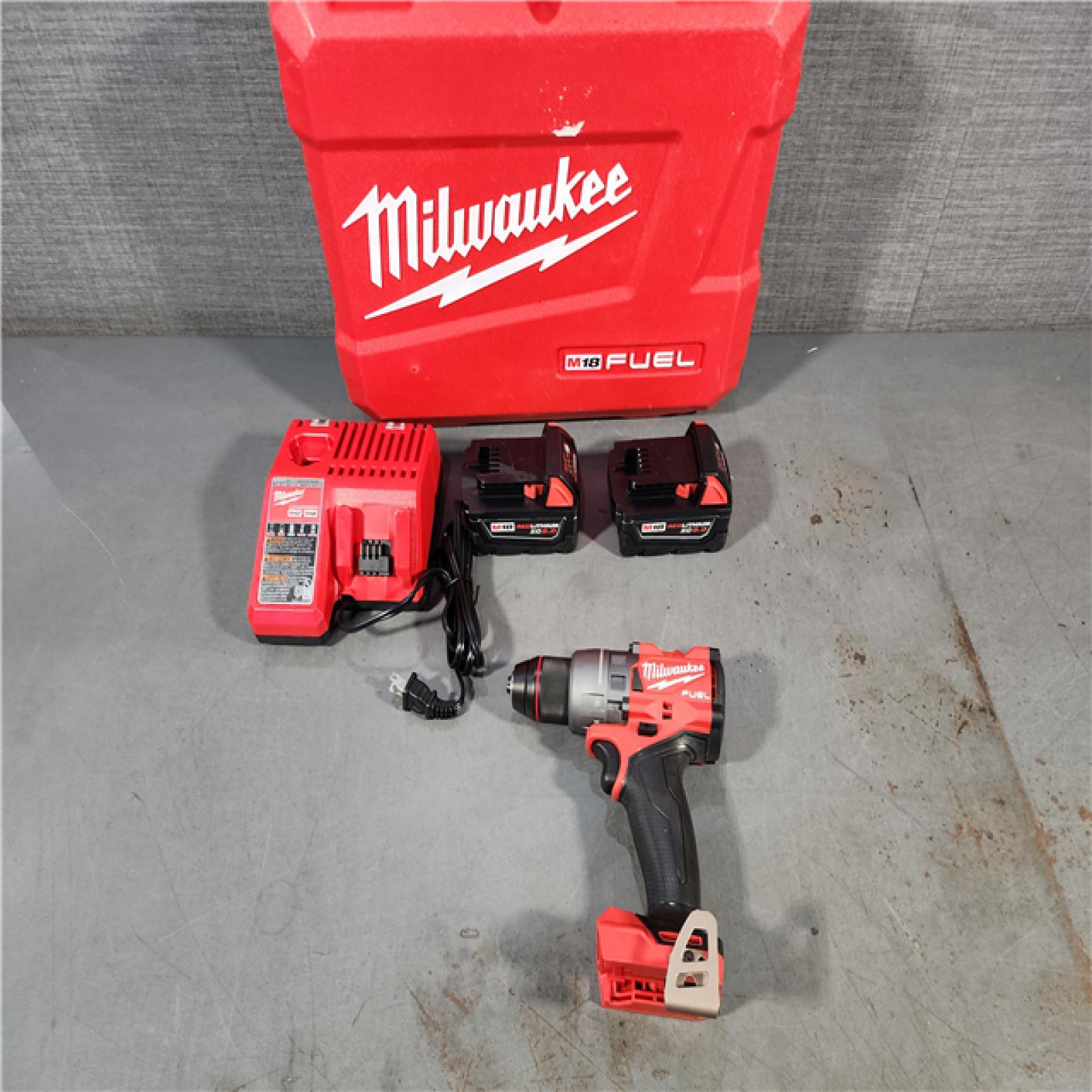 HOUSTON LOCATION - AS-IS Milwaukee 2903-22 18V M18 FUEL Lithium-Ion Brushless Cordless 1/2 Drill/Driver Kit 5.0 Ah