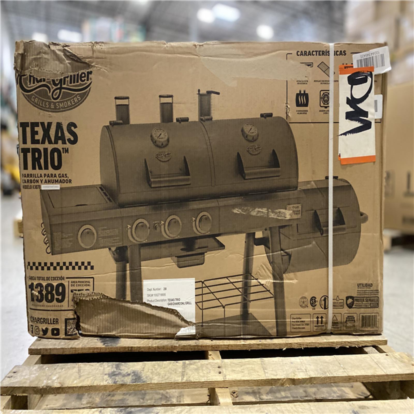 DALLAS LOCATION - Char-Griller Texas Trio 4-Burner Dual Fuel Grill with Smoker in Black