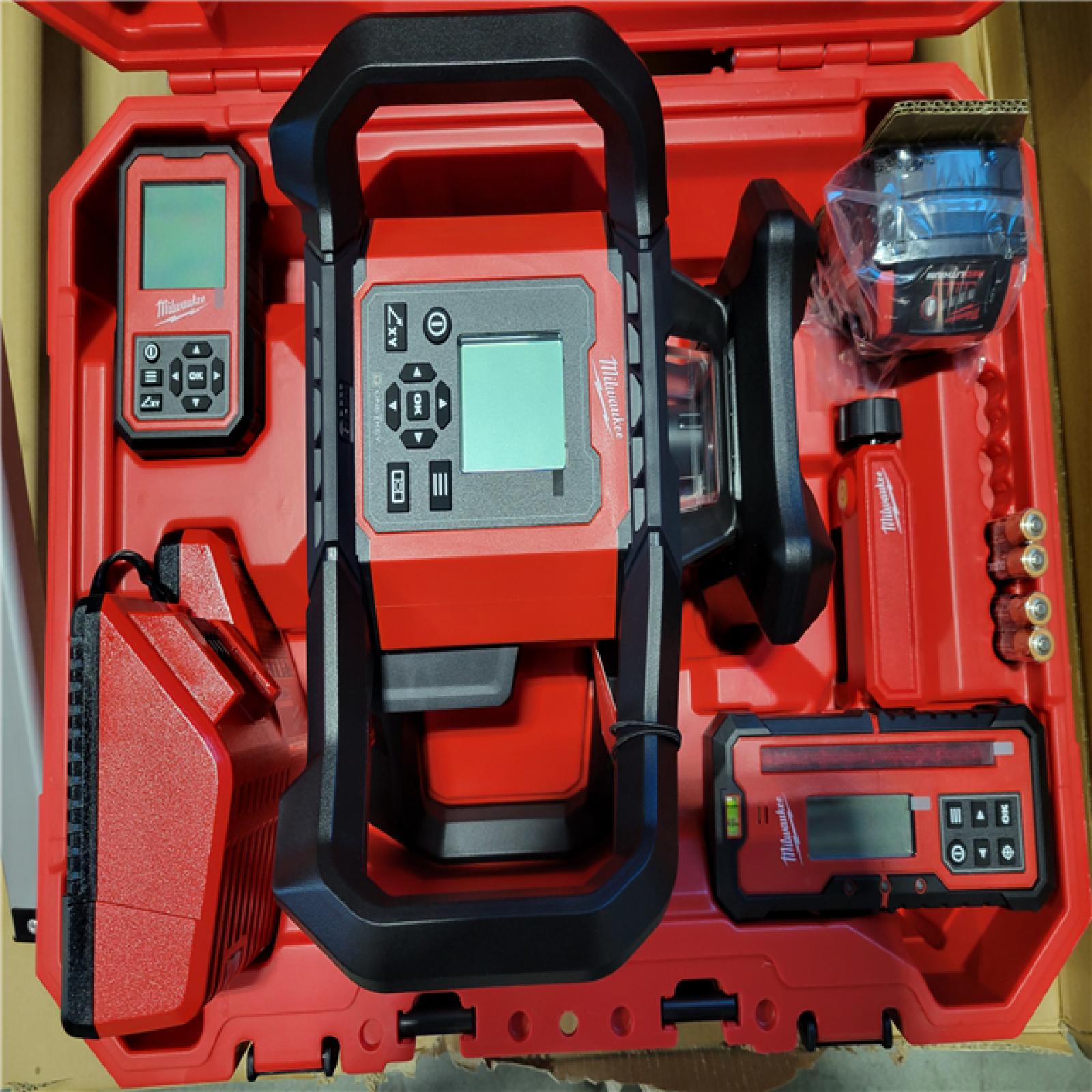 CALIFORNIA NEW MILWAUKEE M18 RED EXTERIOR DUAL SLOPE ROTARY LASER LEVEL KIT W/ RECEIVER,REMOTE,TRIPOD&GRADE ROD