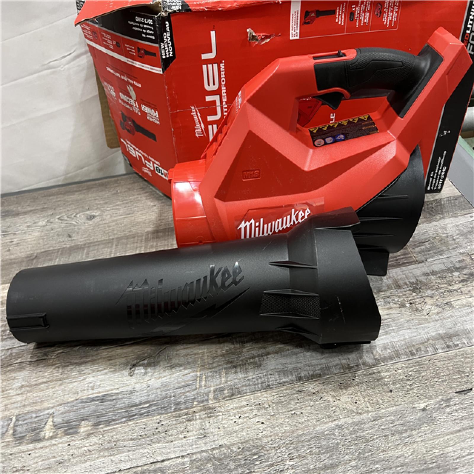 AS-IS MILWAUKEE Battery-Powered Handheld Leaf Blower Kit