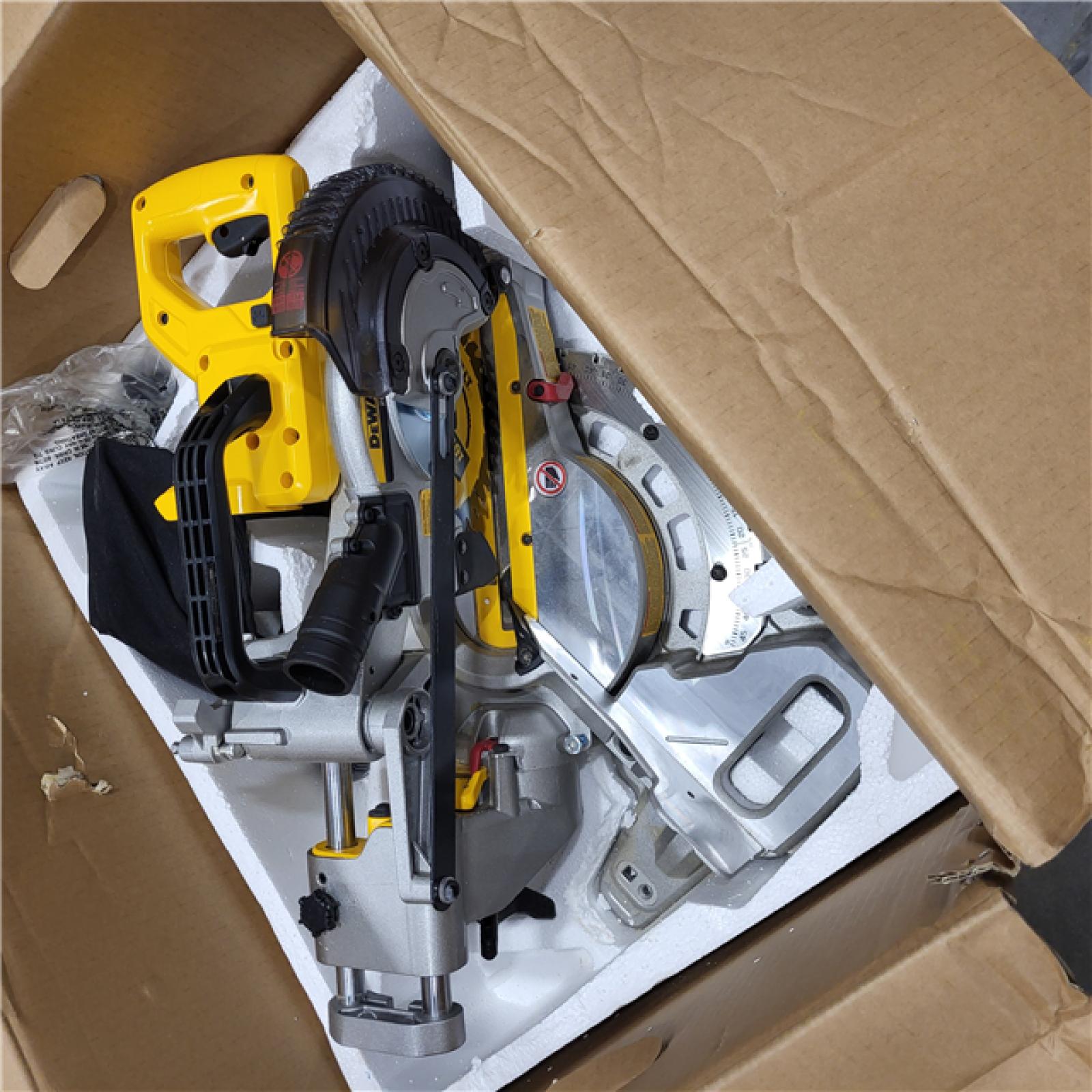 AS-IS DeWalt 20V MAX Cordless 7-1/4 in. Sliding Miter Saw Kit