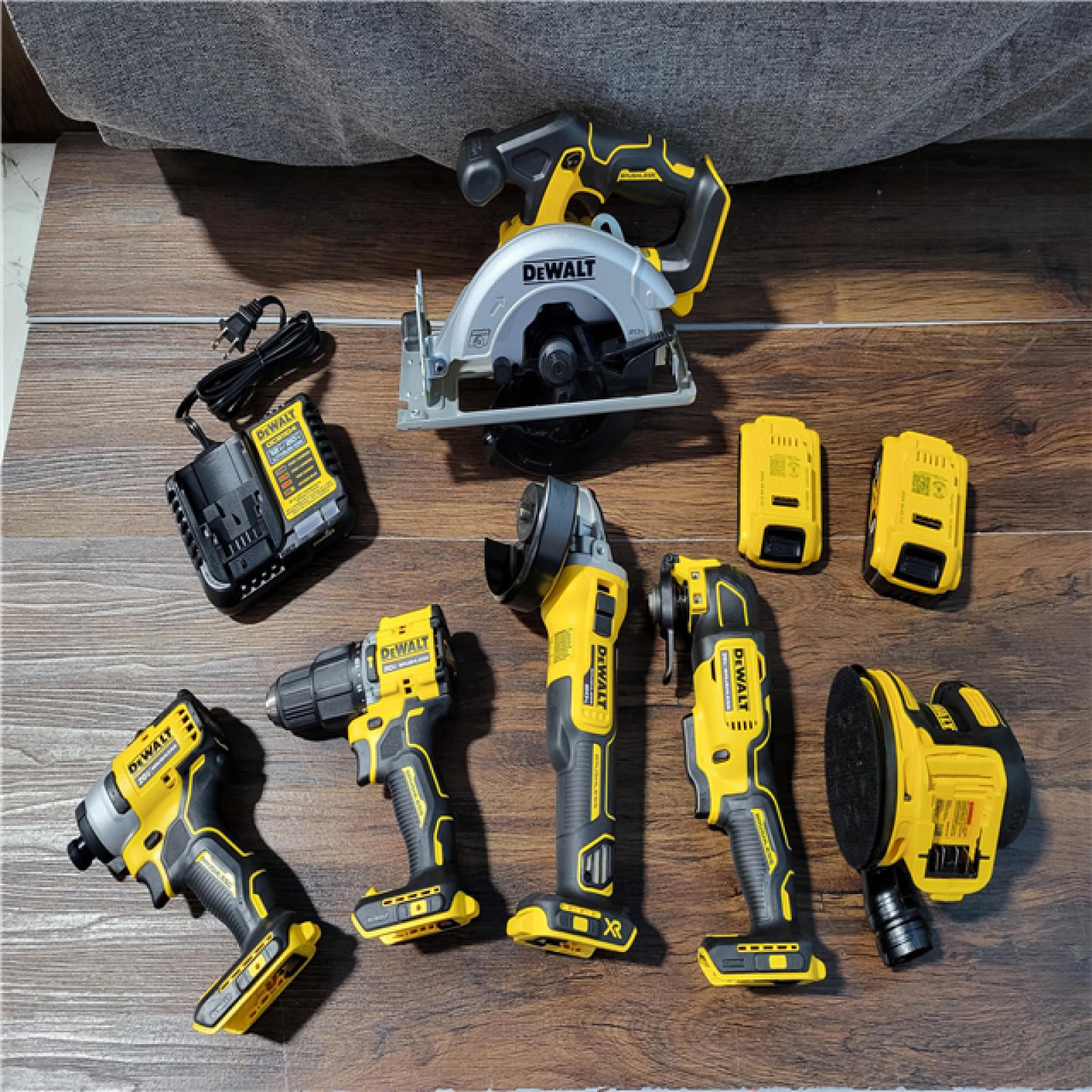 CALIFORNIA NEW DEWALT BRUSHLESS 6-TOOL COMBO KIT WITH TOUGHSYSTEM 2.0 (2 BATTERIES AND CHARGER INCLUDED)