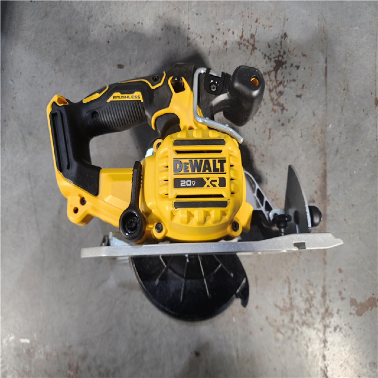 HOUSTON LOCATION - AS-IS DeWALT DCS565B 20V Max Brushless 6.5   Cordless Circular Saw (TOOL ONLY)