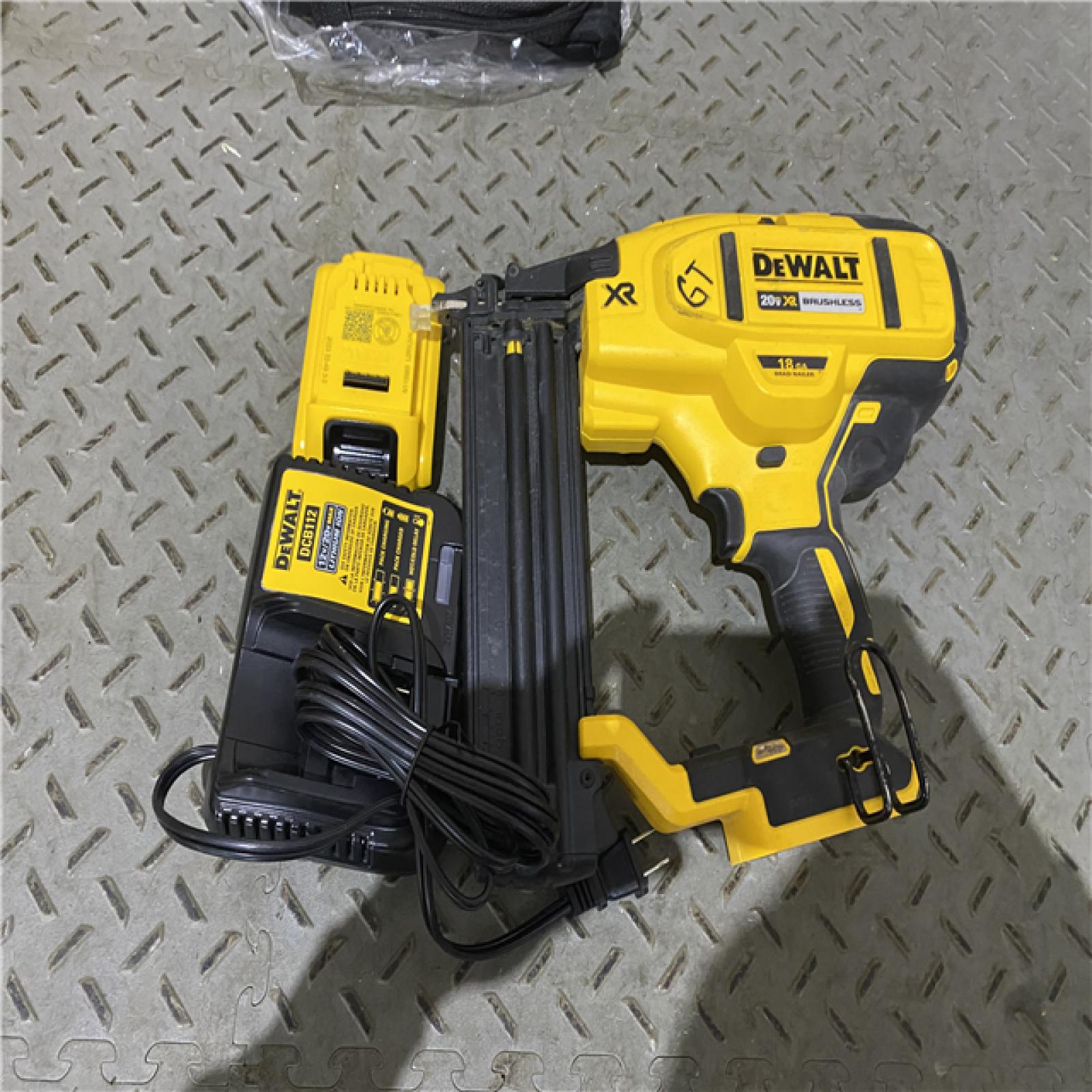 Houston location AS-IS DEWALT 20V MAX XR 18 Gauge Brad Nailer Kit