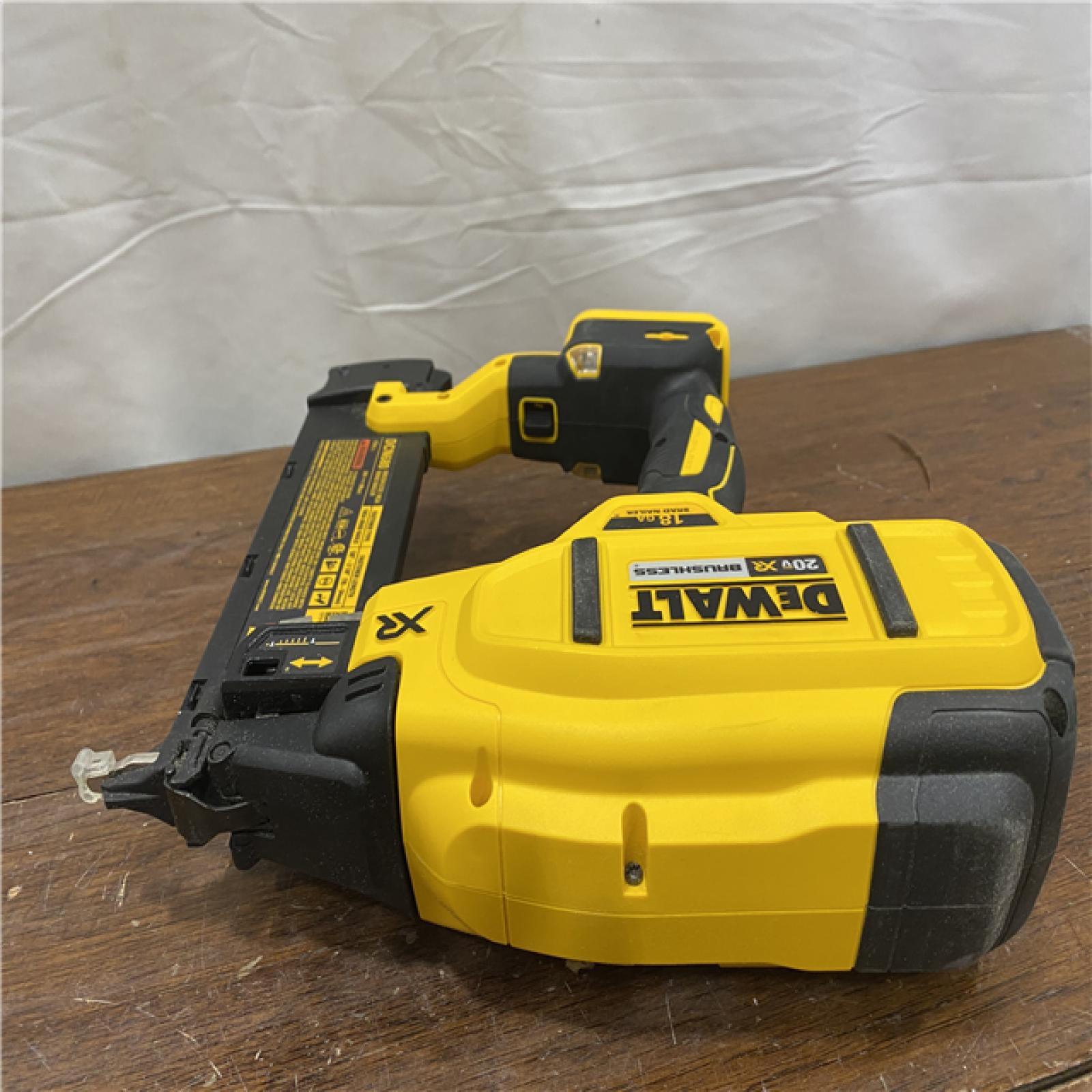 AS-ISDeWalt 20V MAX XR Lithium-Ion Electric Cordless 18-Gauge Brad Nailer (Tool Only)