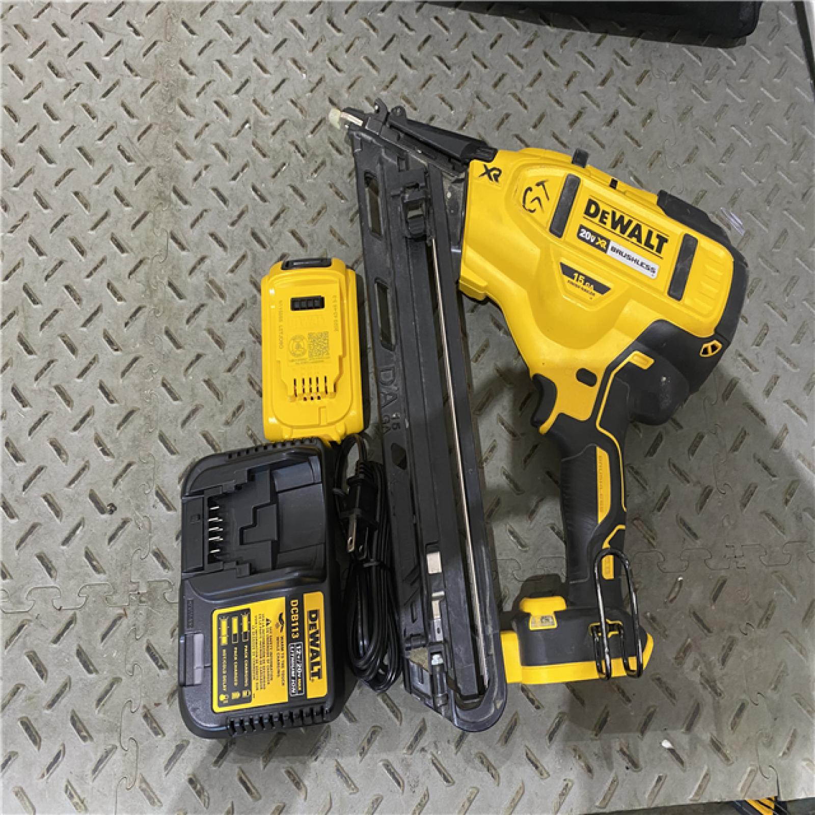 Houston location AS-IS DeWalt DCN660D1 20V 15 Gauge Cordless Angled Finish Nailer Kit W/ 2Ah Battery