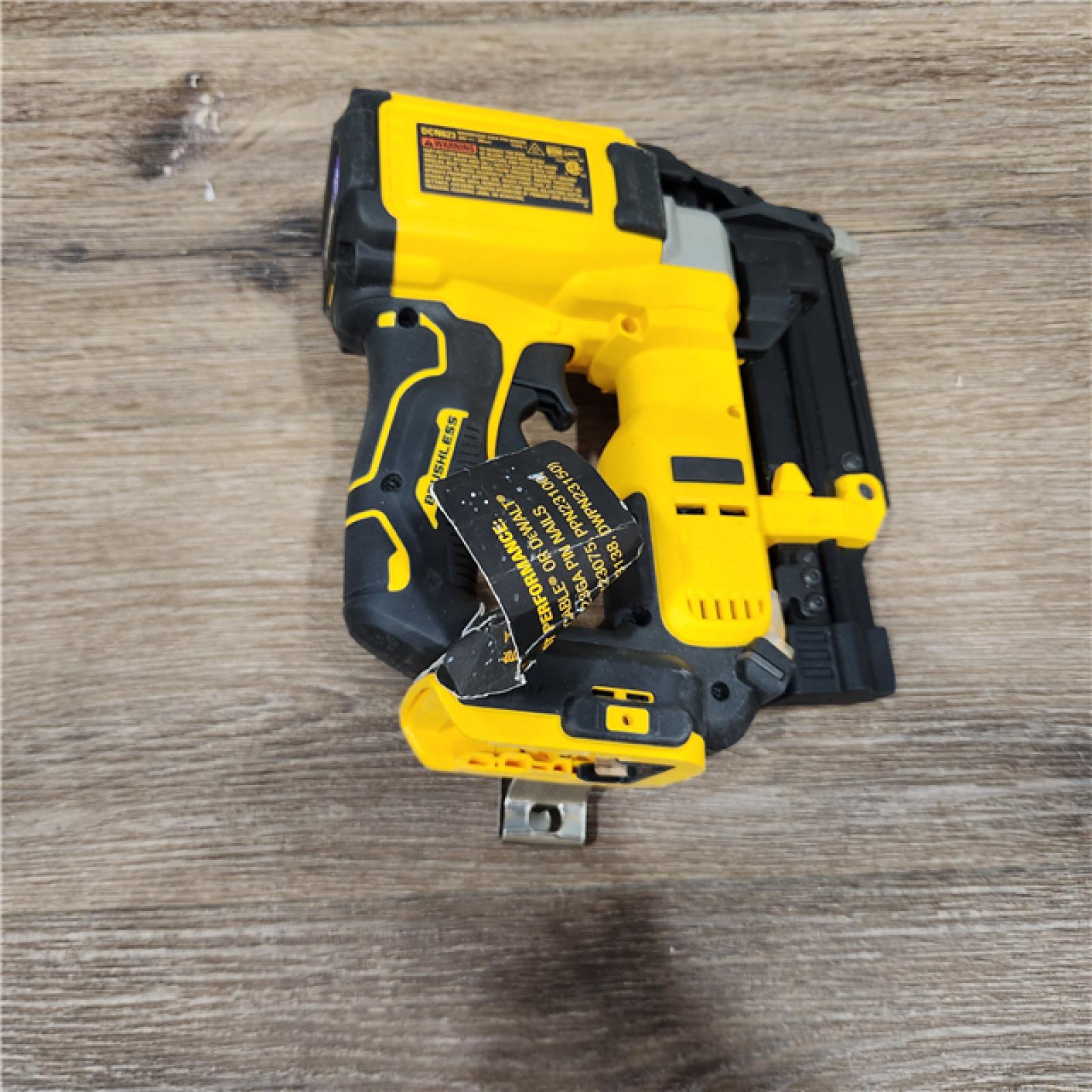 AS-IS DEWALT ATOMIC 20V MAX Brushless Cordless 23 Gauge Pin Nailer Kit (NOT inluded bag)