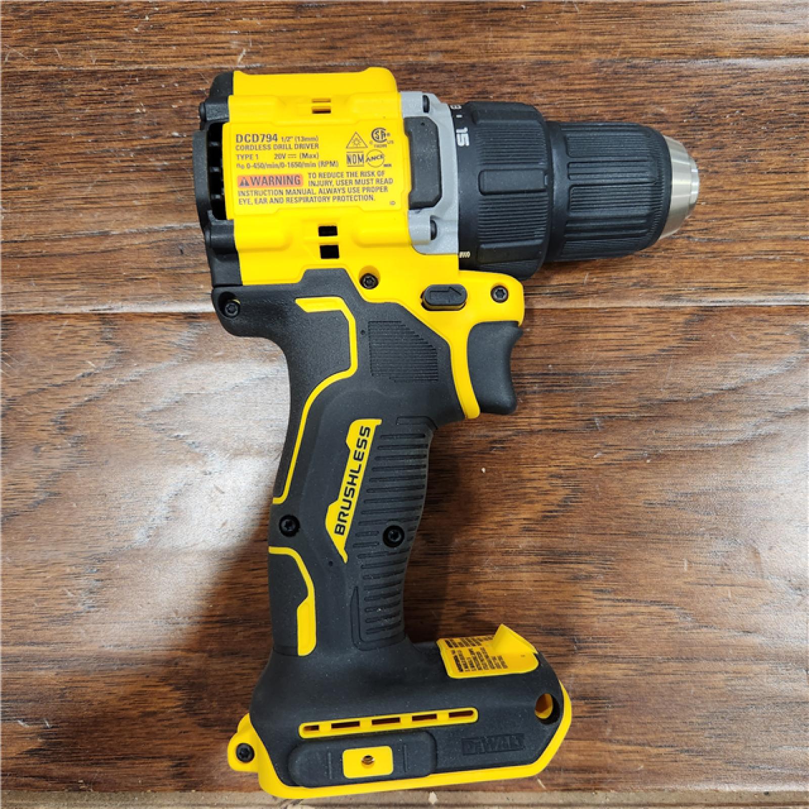 AS-IS DEWALT ATOMIC COMPACT SERIES 20V MAX* Brushless Cordless 1/2 in. Drill/Driver