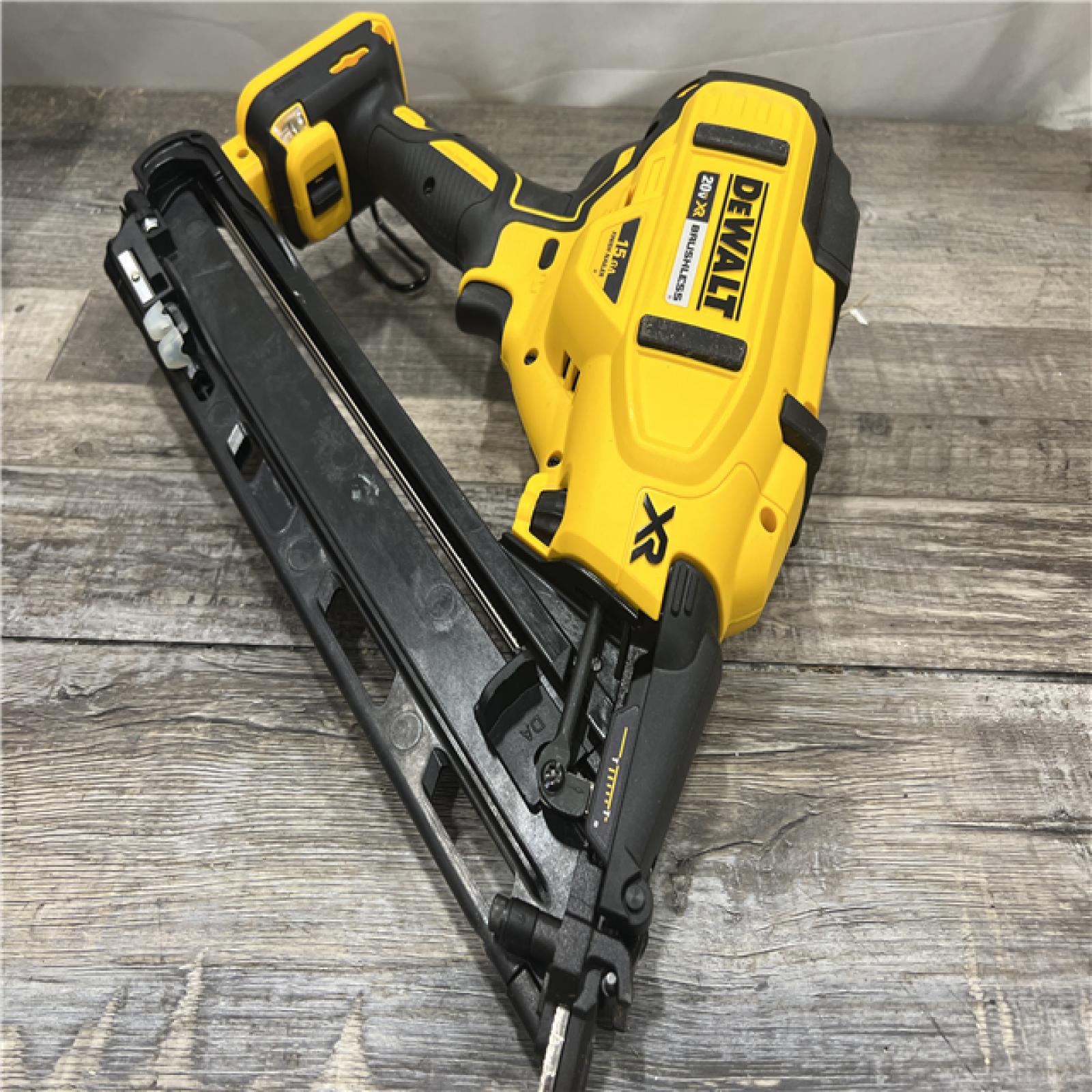 AS-IS DEWALT 20V MAX XR 15 Ga. Cordless 34 Deg Nailer 20 V