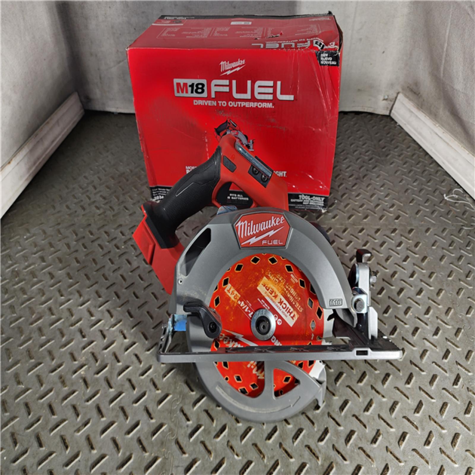 HOUSTON LOCATION - AS-IS MILWAUKEE CIRCULAR SAW 7-1/4