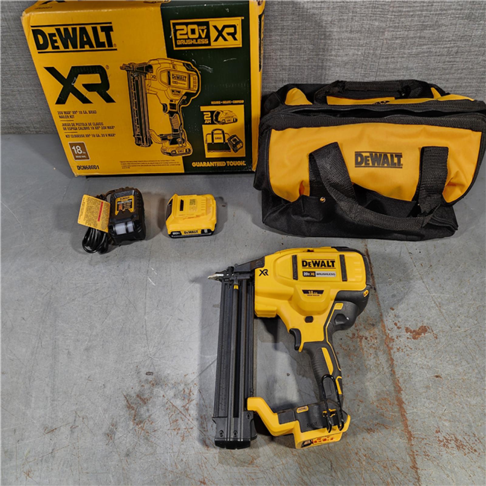 HOUSTON LOCATION - AS-IS DEWALT 20V MAX XR 18 Gauge Brad Nailer Kit