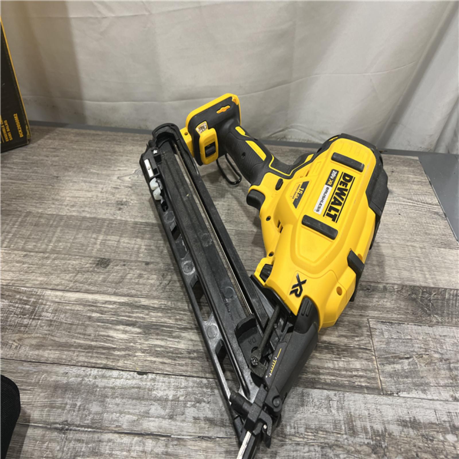 AS-IS DEWALT 20V MAX XR 15 Ga. Cordless 34 Deg Nailer 20 V