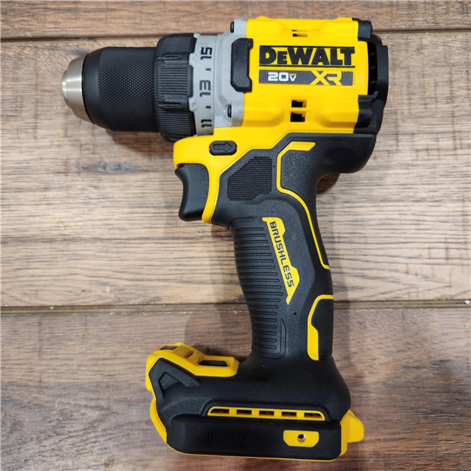 AS-IS DEWALT 20V MAX XR Brushless Cordless 1/2 Drill/Driver Kit