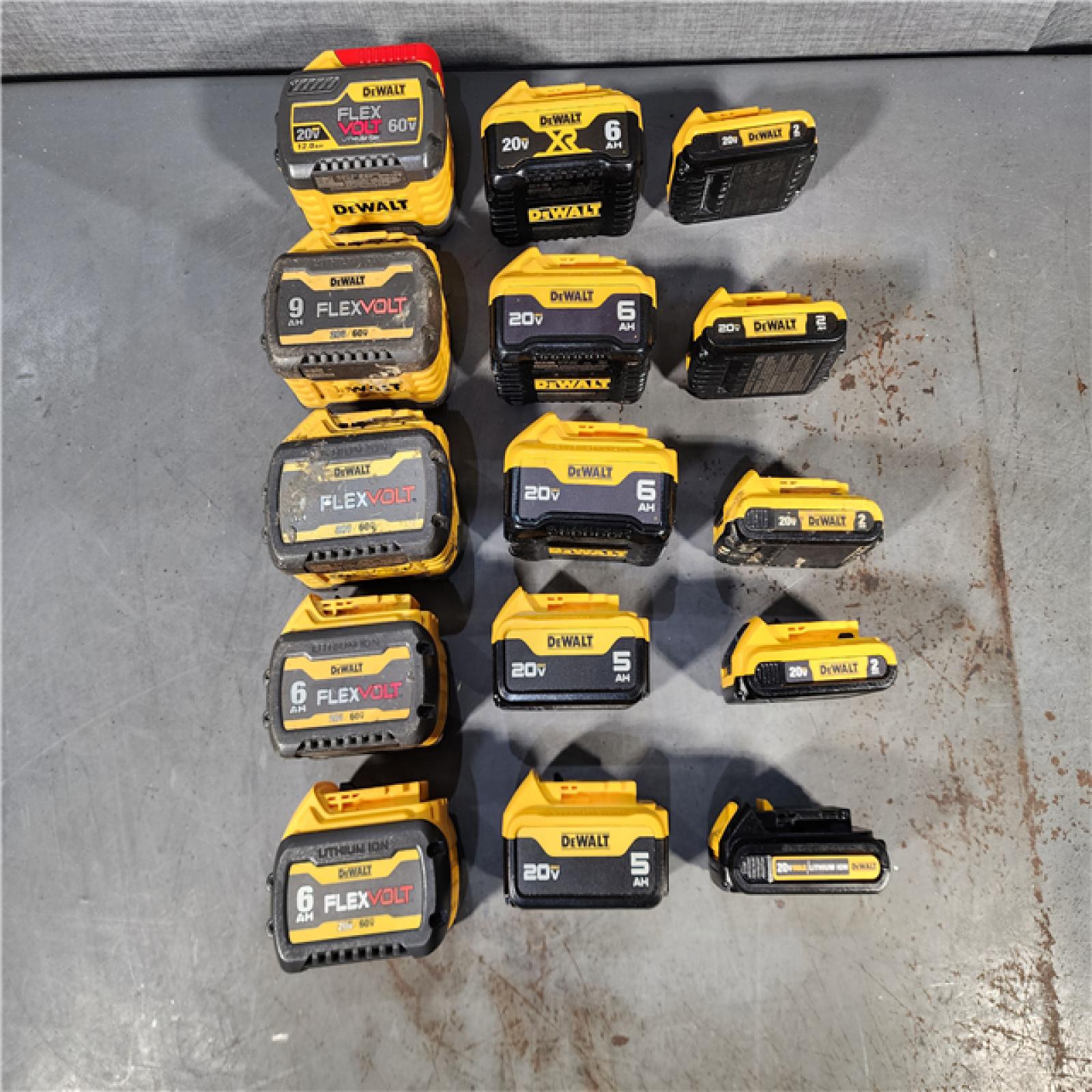 HOUSTON LOCATION - AS-IS DEWALT BATTERY PACK QTY - 15