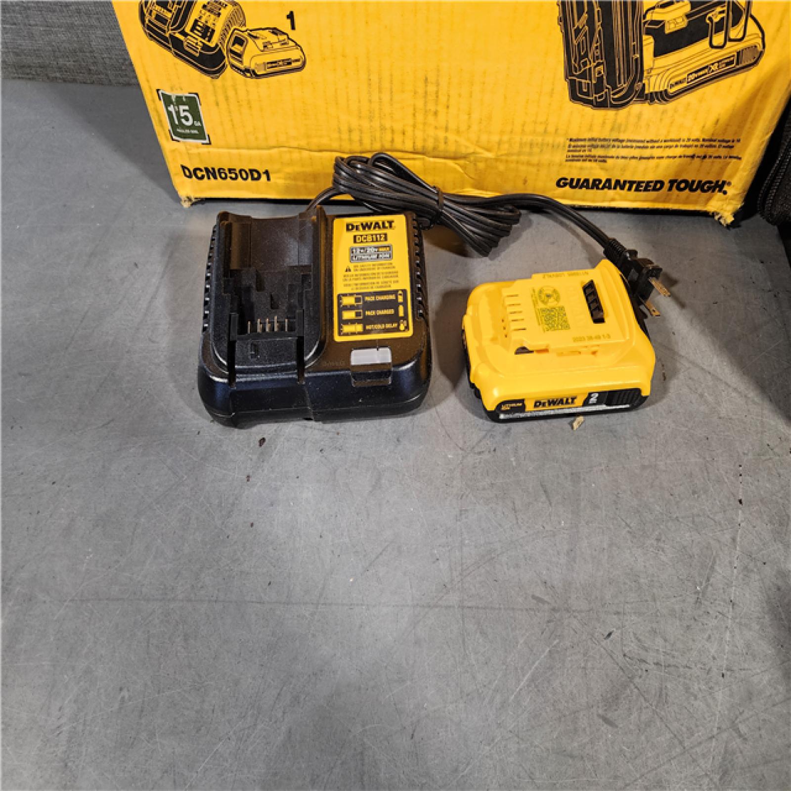 HOUSTON LOCATION - AS-IS DEWALT 20V MAX XR 15 Ga. Cordless 34 Deg Nailer 20 V