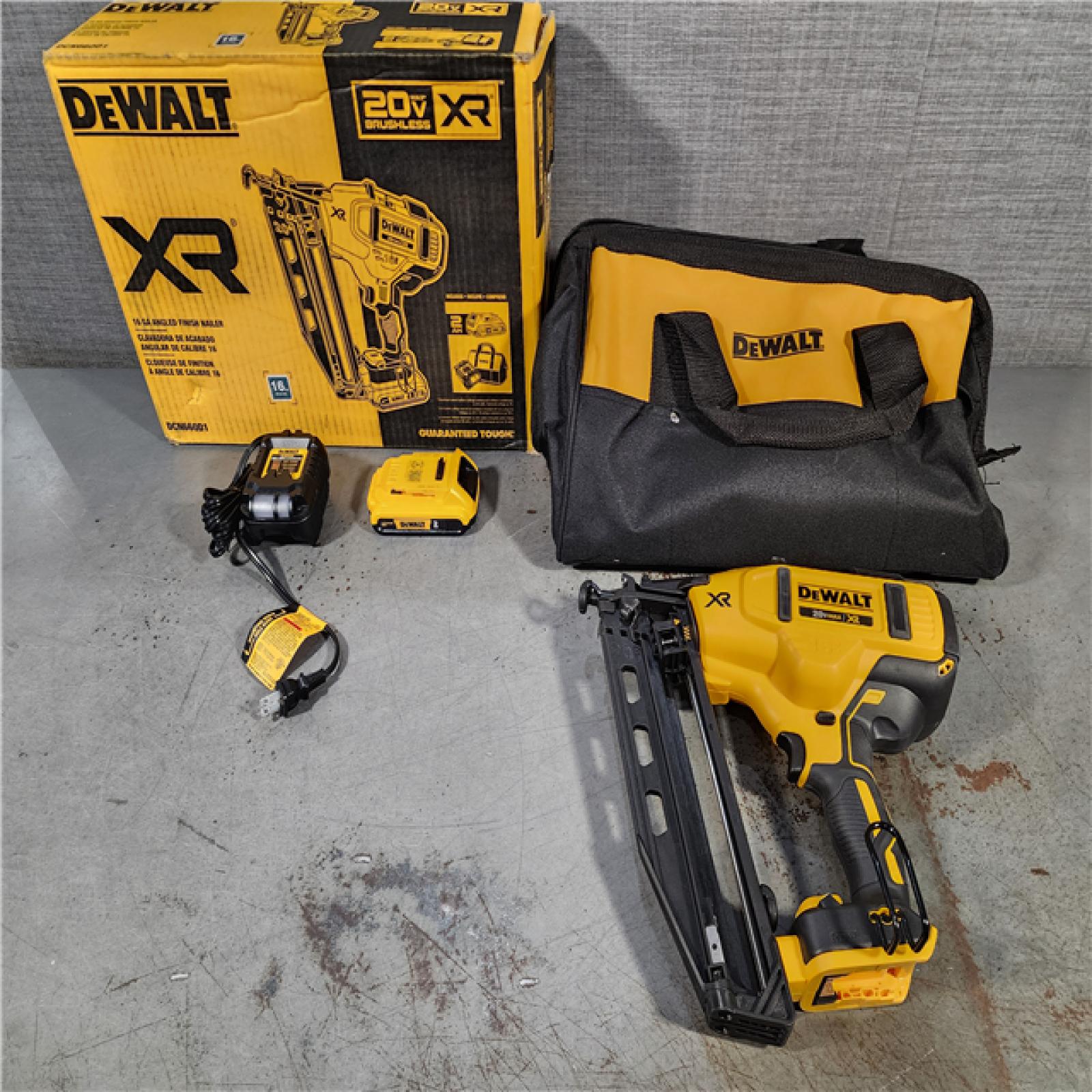 HOUSTON LOCATION - AS-IS DeWalt DCN660D1 20V 16 Gauge Cordless Angled Finish Nailer Kit W/ 2Ah Battery