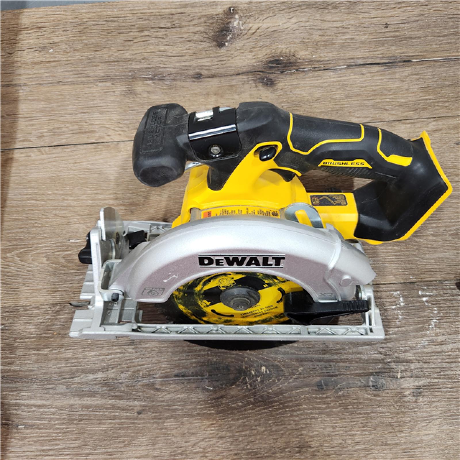 AS-IS DeWALT DCS565B 20V Max Brushless 6.5   Cordless Circular Saw