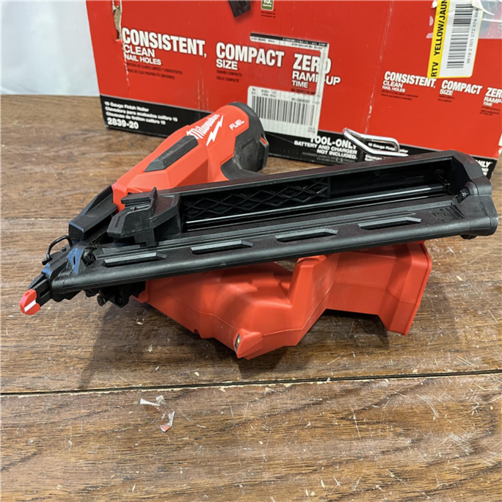 AS-ISMilwaukee 2839-20 M18 FUEL 15 Ga. 18 Volt Brushless Angled Finish Nailer