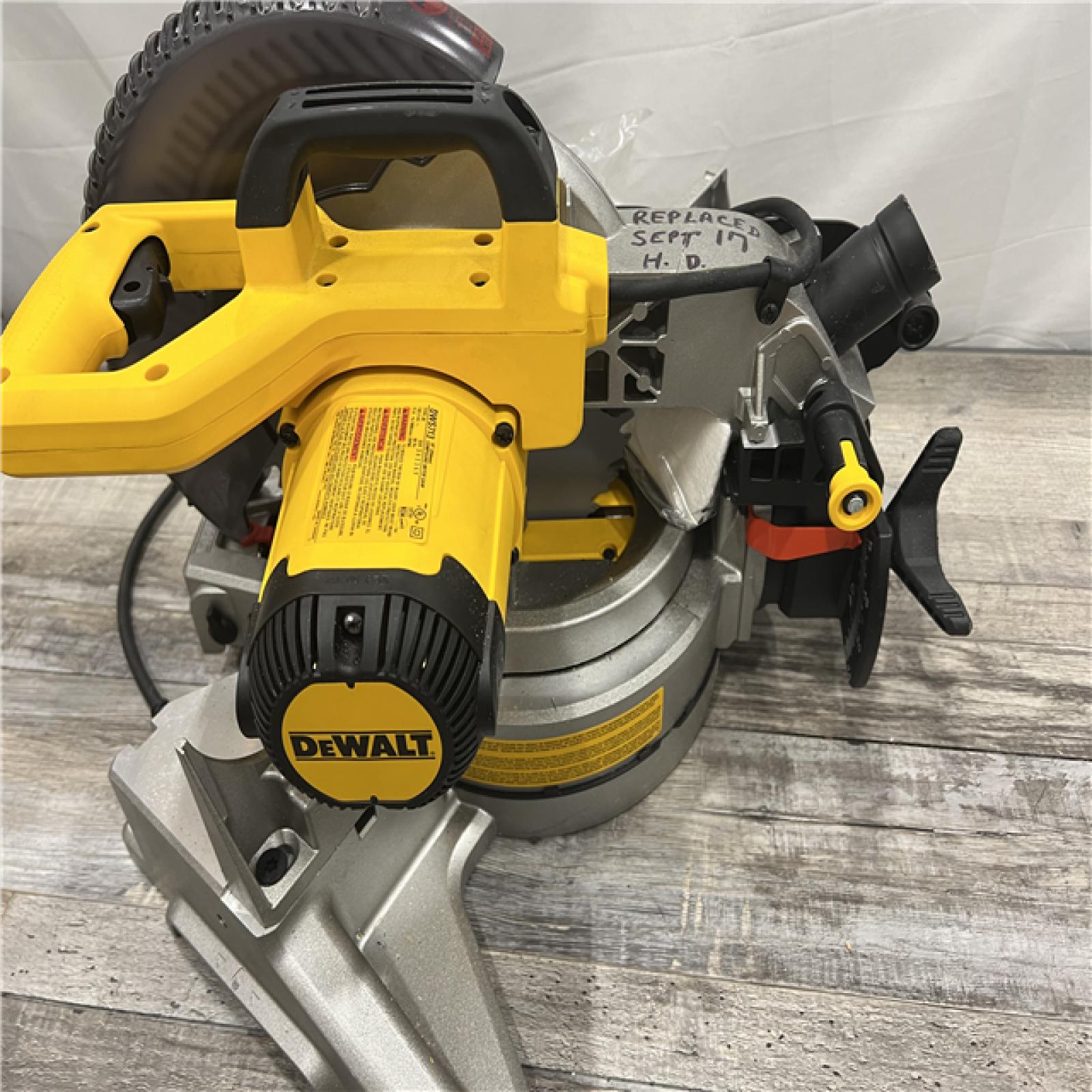 AS-IS DeWalt 15 Amps Corded 10 in. Single Bevel Compound Miter Saw