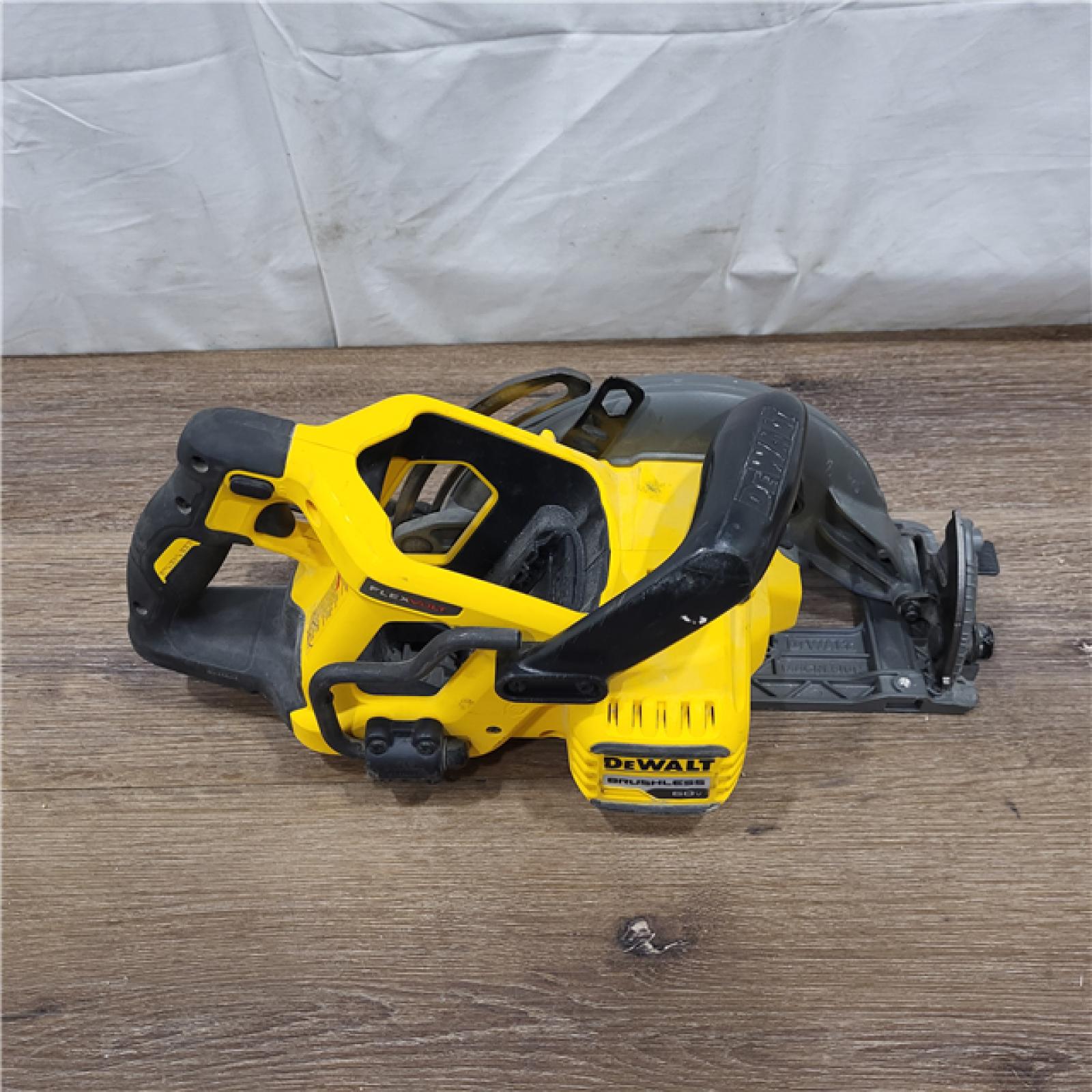 AS-IS DEWALT FLEXVOLT 60V MAX Cordless Brushless 7-1/4 in. Wormdrive Style Circular Saw (Tool Only)