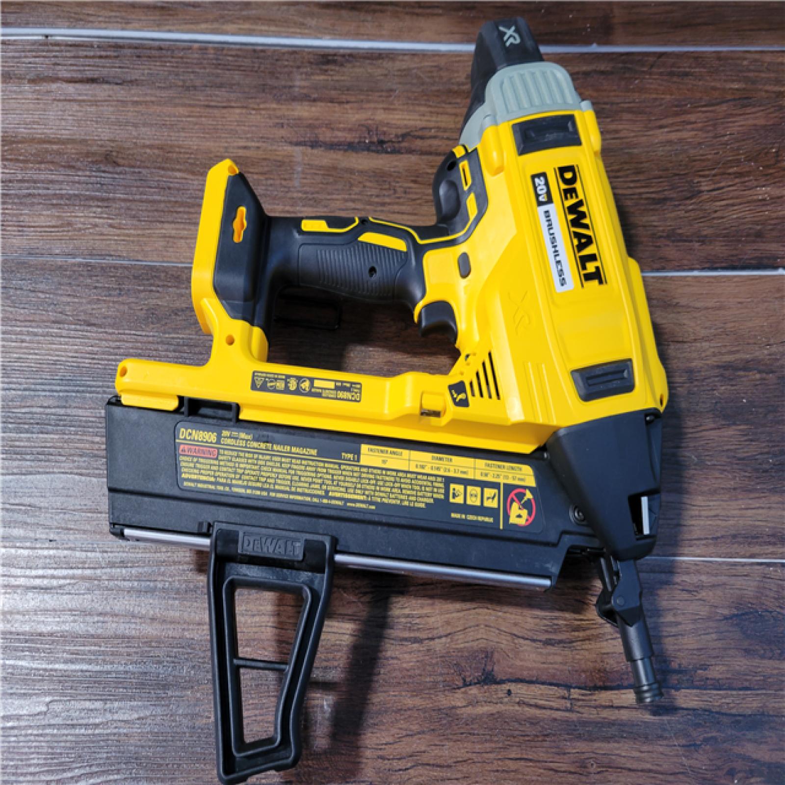 CALIFORNIA NEW DEWALT CORDELSS CONCRETE NAILER (BATTERIES AND CHARGER INCLUDED)