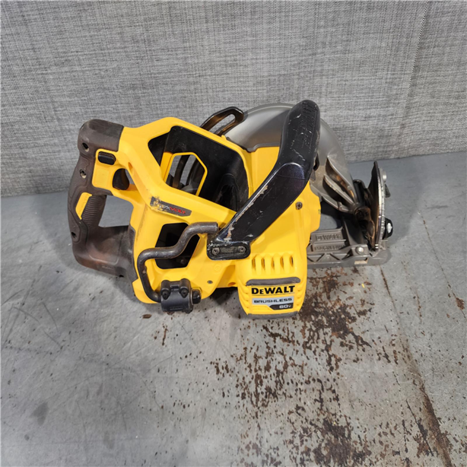 HOUSTON LOCATION - AS-IS DEWALT 2 TOOL COMBO KIT W/(2) BATTERY & CHARGER