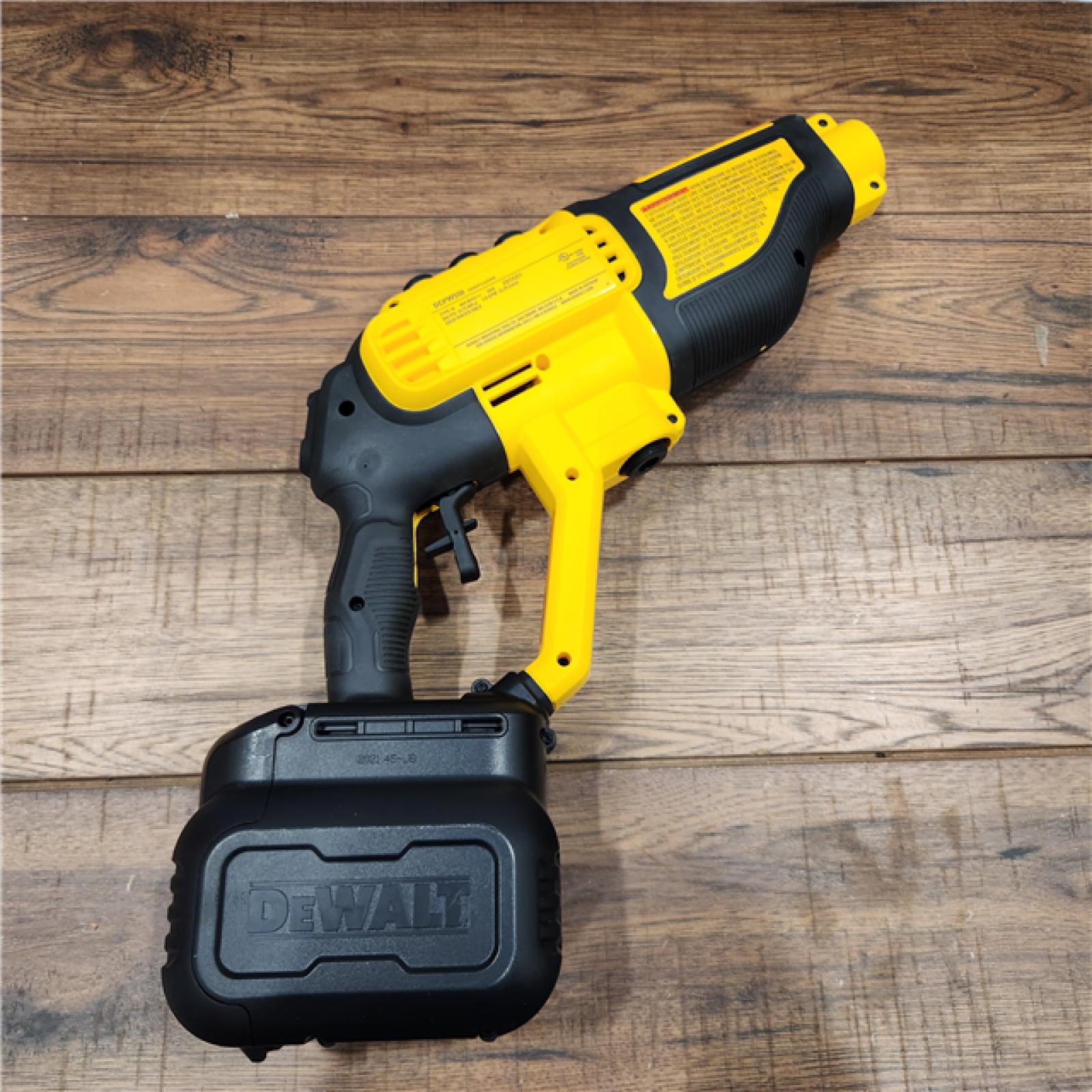 AS-IS DEWALT 20V MAX 550 PSI 1.0 GPM Cold Water Cordless Battery Power Cleaner with 4 Nozzles (Tool Only)