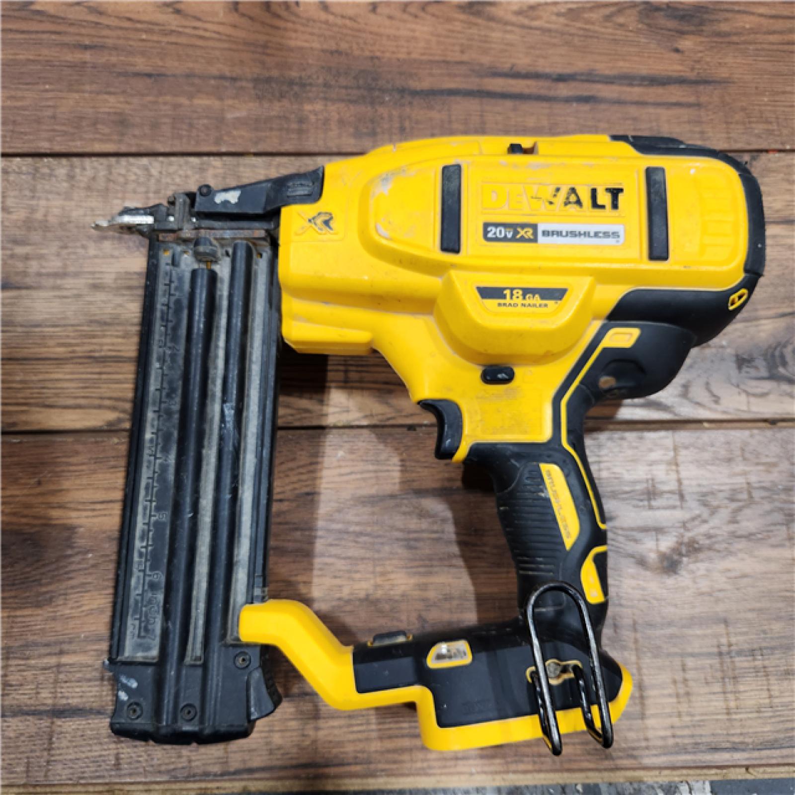 AS-IS DEWALT 20V MAX XR 18 Gauge Brad Nailer Kit